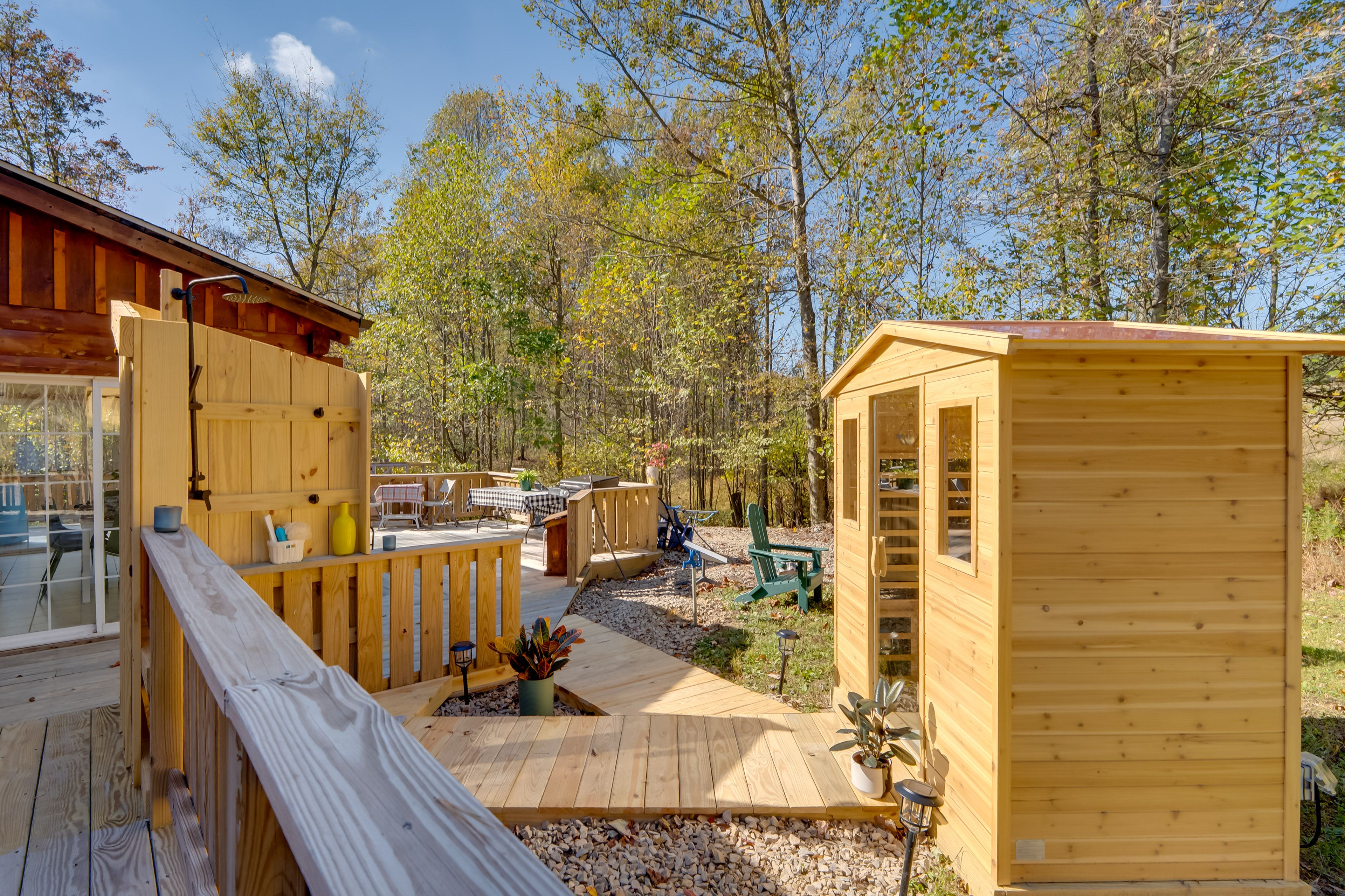 Outdoor Space | Blackstone Grill | Outdoor Shower | 3 Kayaks