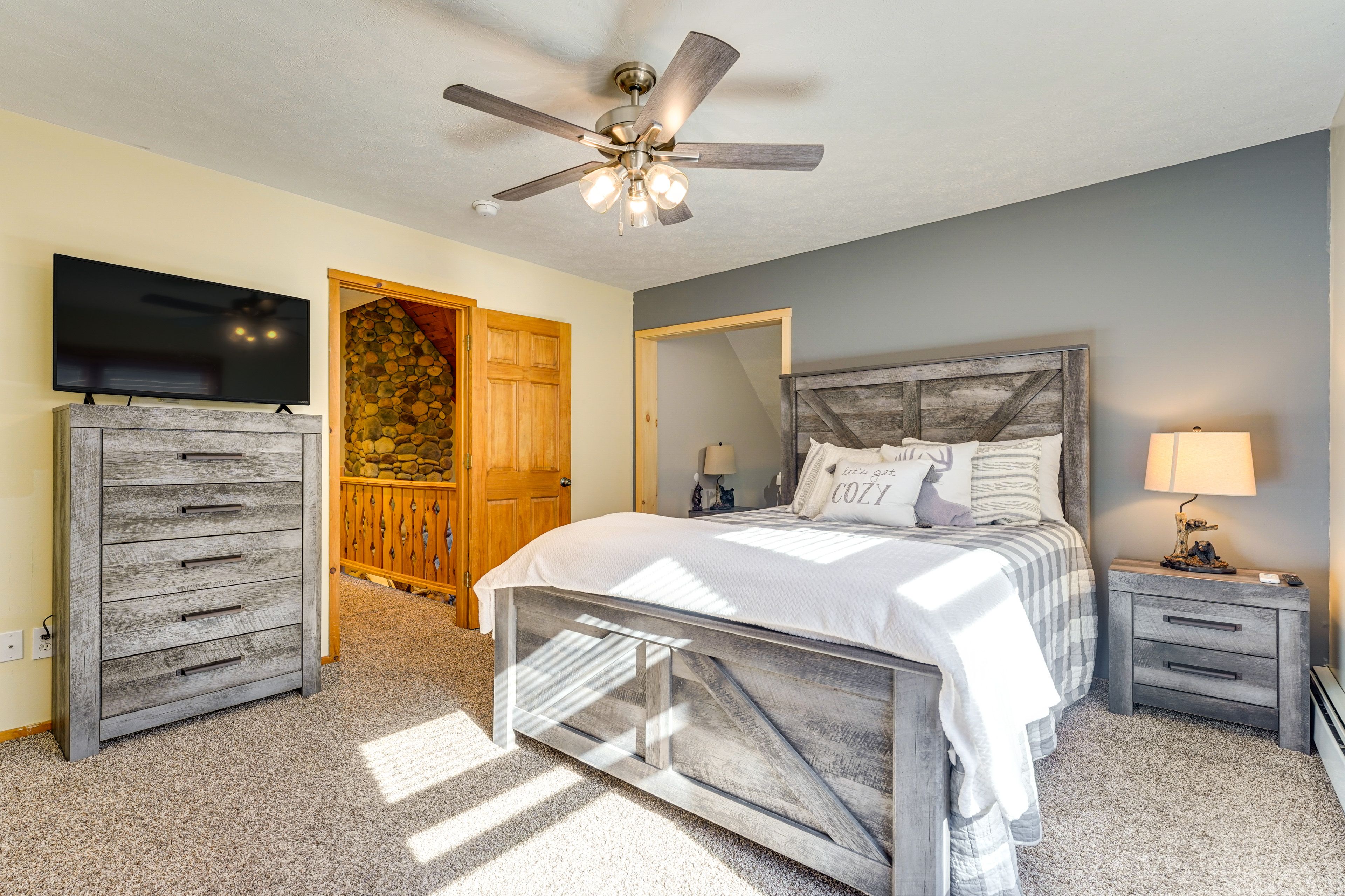 Bedroom 2 | Queen Bed | 2nd Floor