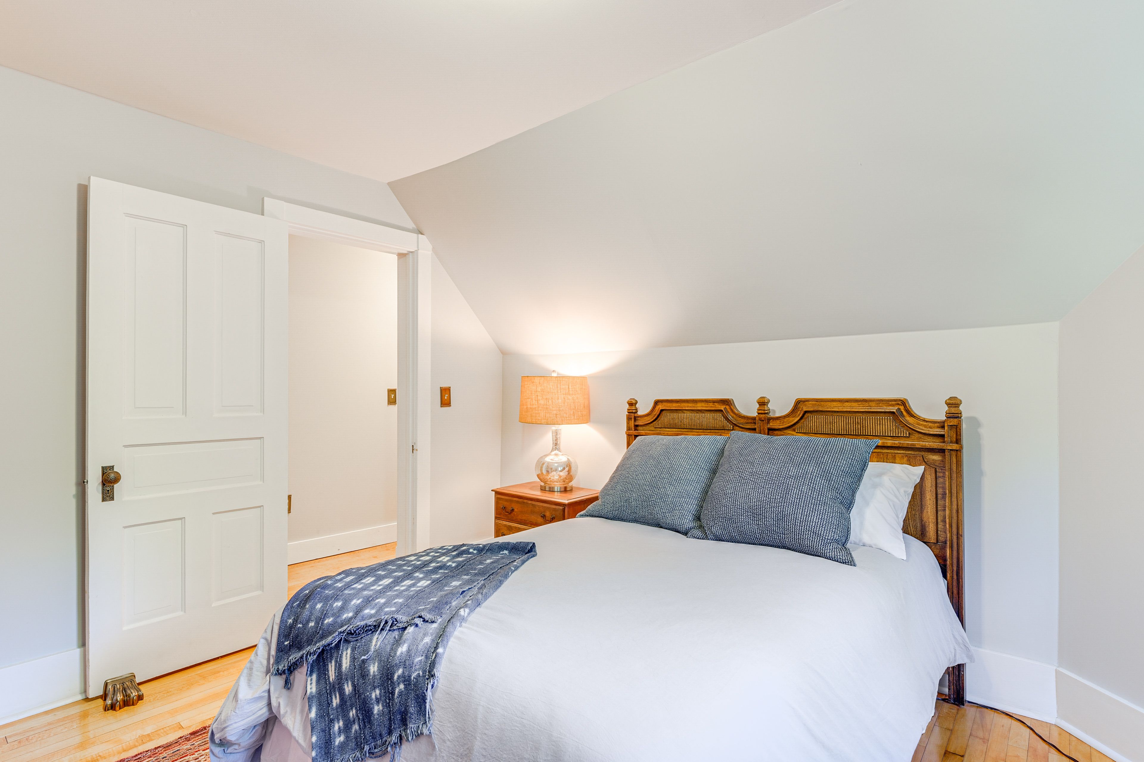 Bedroom 4 | Full Bed | Smart TV | 2nd Floor