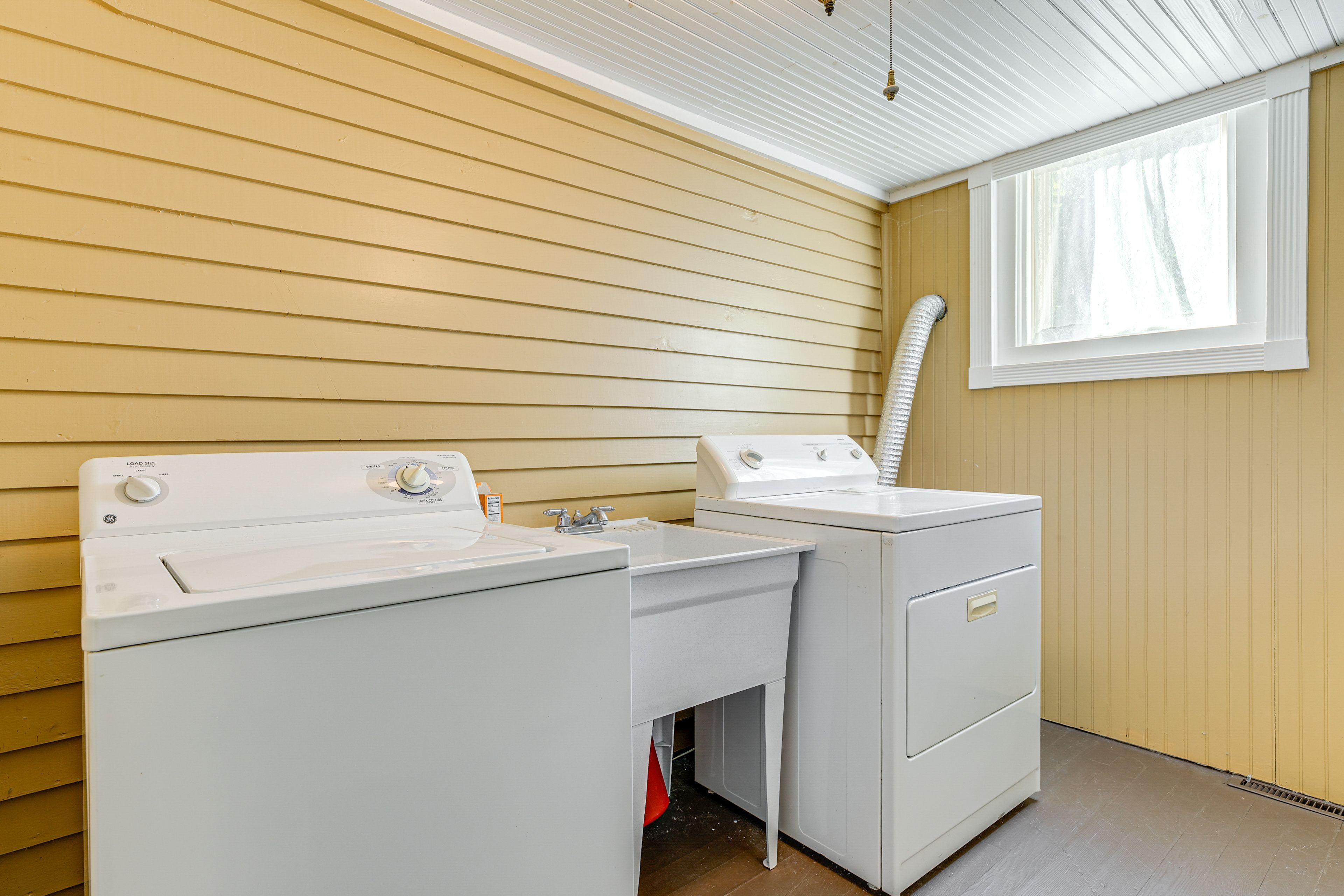Laundry Area | 1st Floor