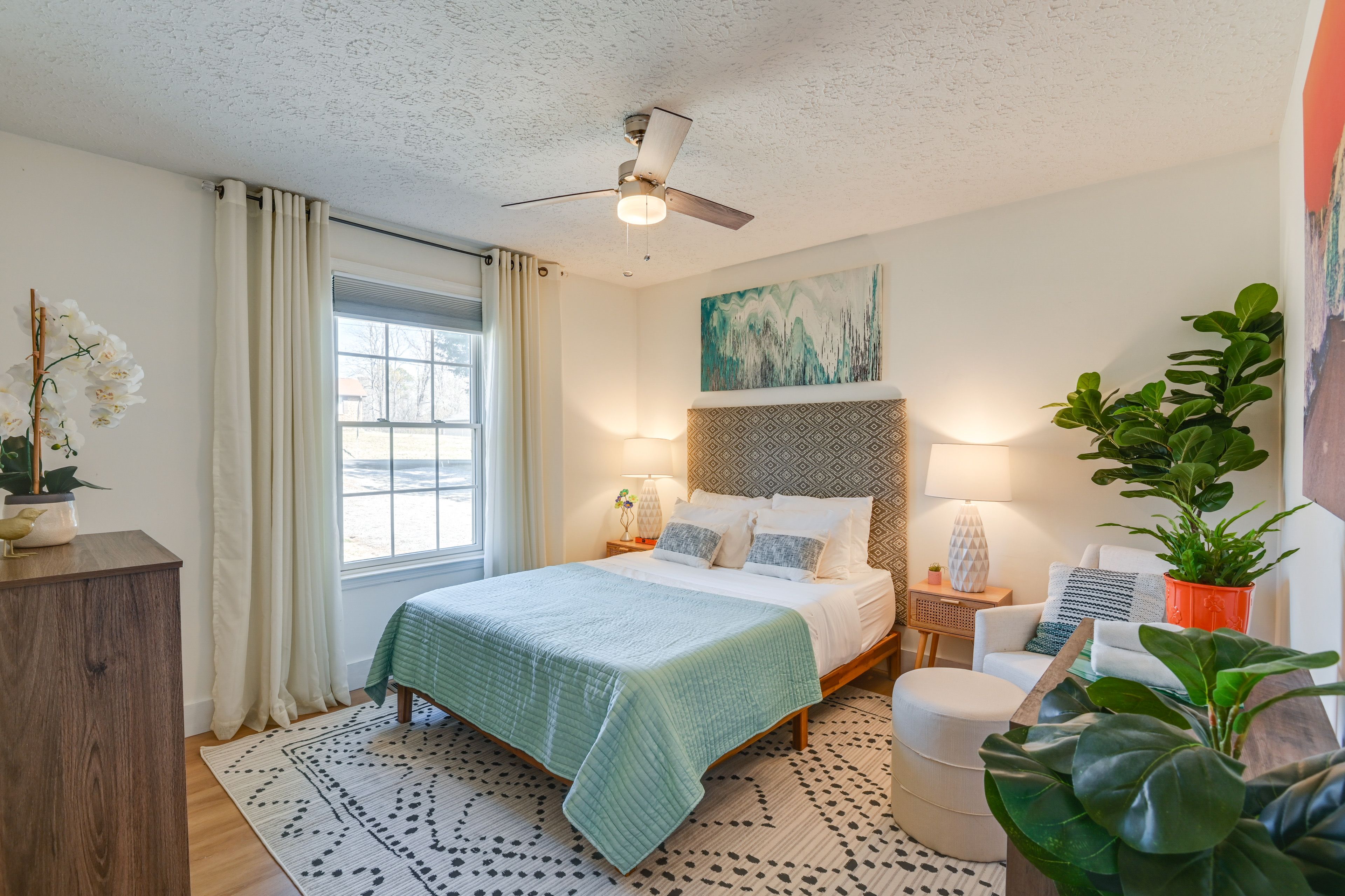Bedroom 2 | Queen Bed