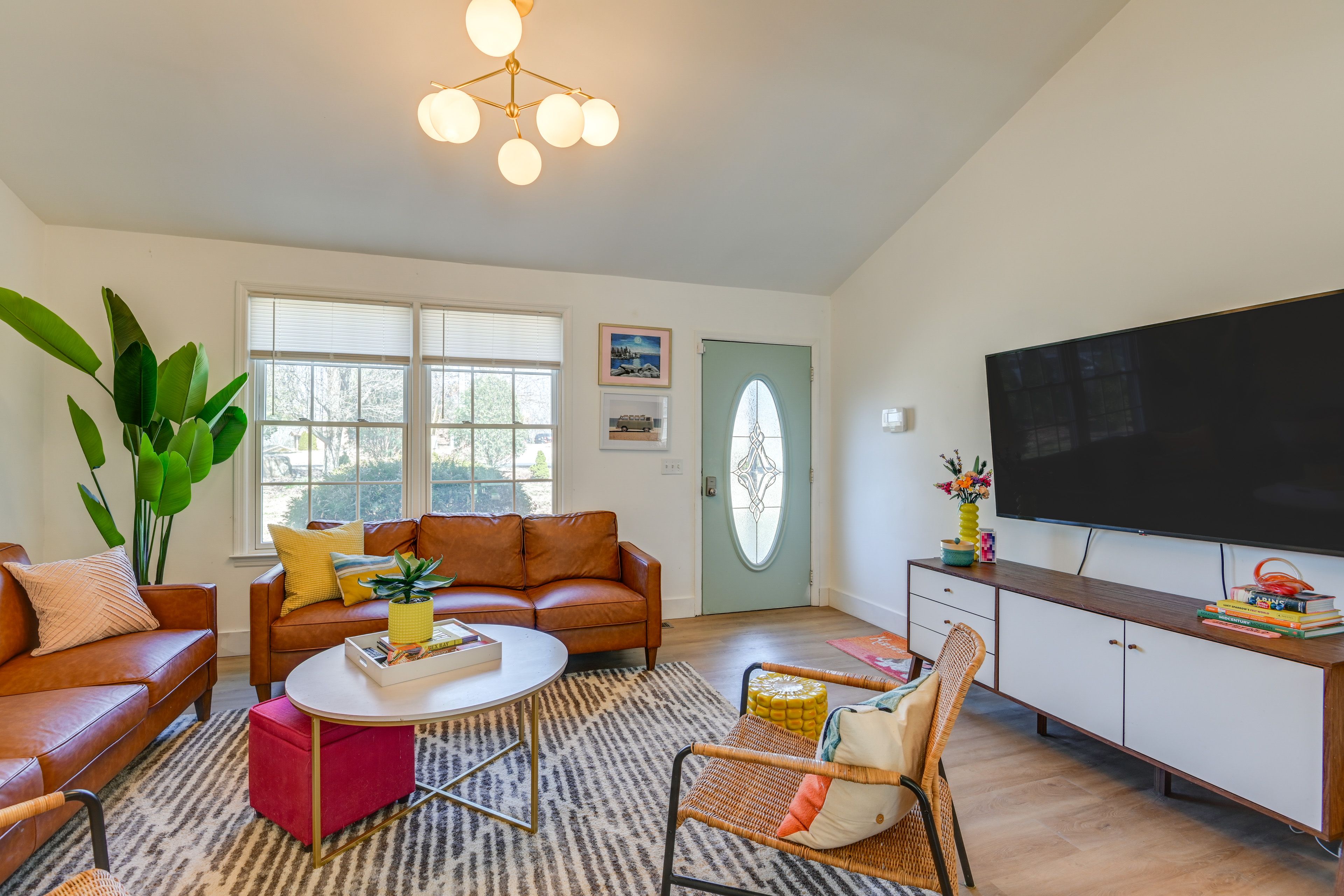 Living Room | Smart TV