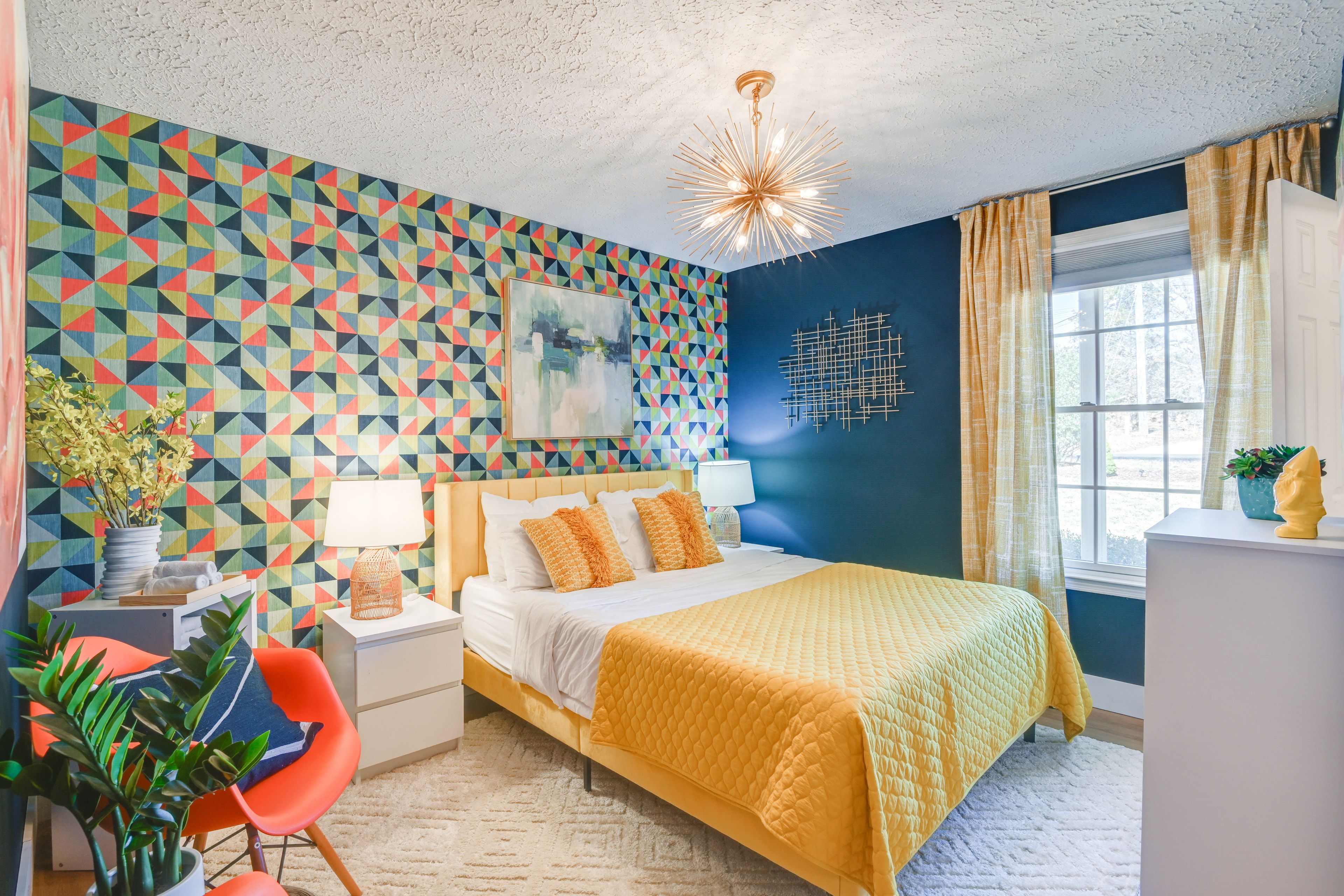 Bedroom 1 | Queen Bed