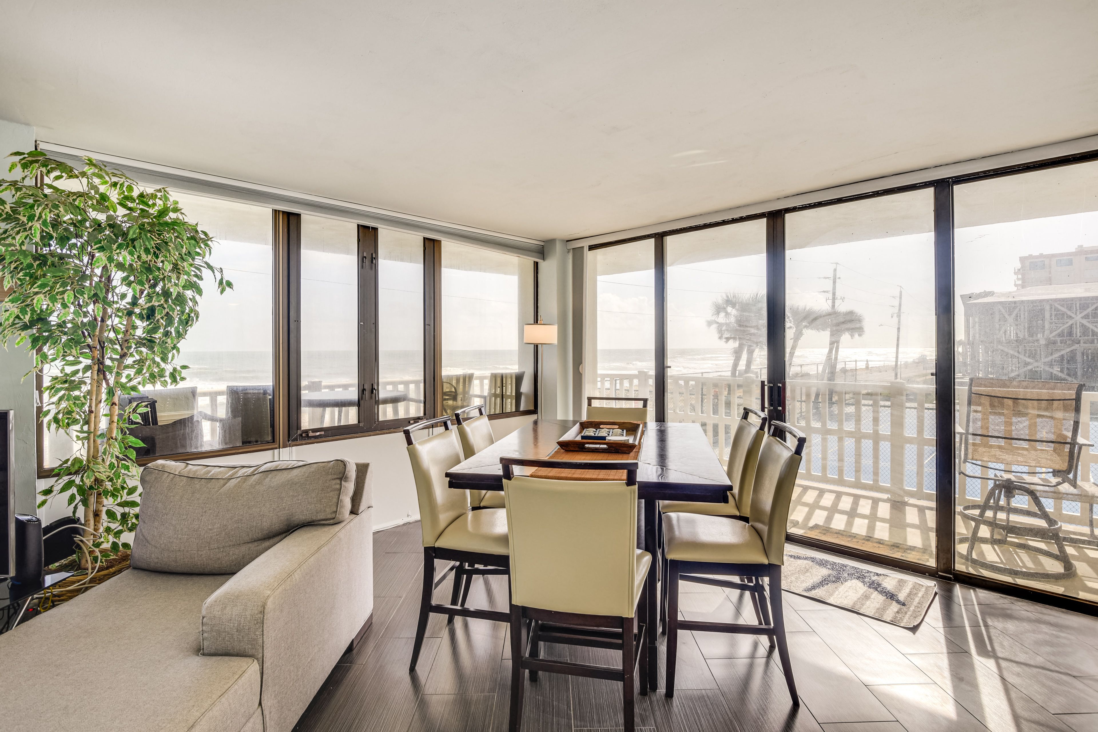 Dining Room | Dining Table