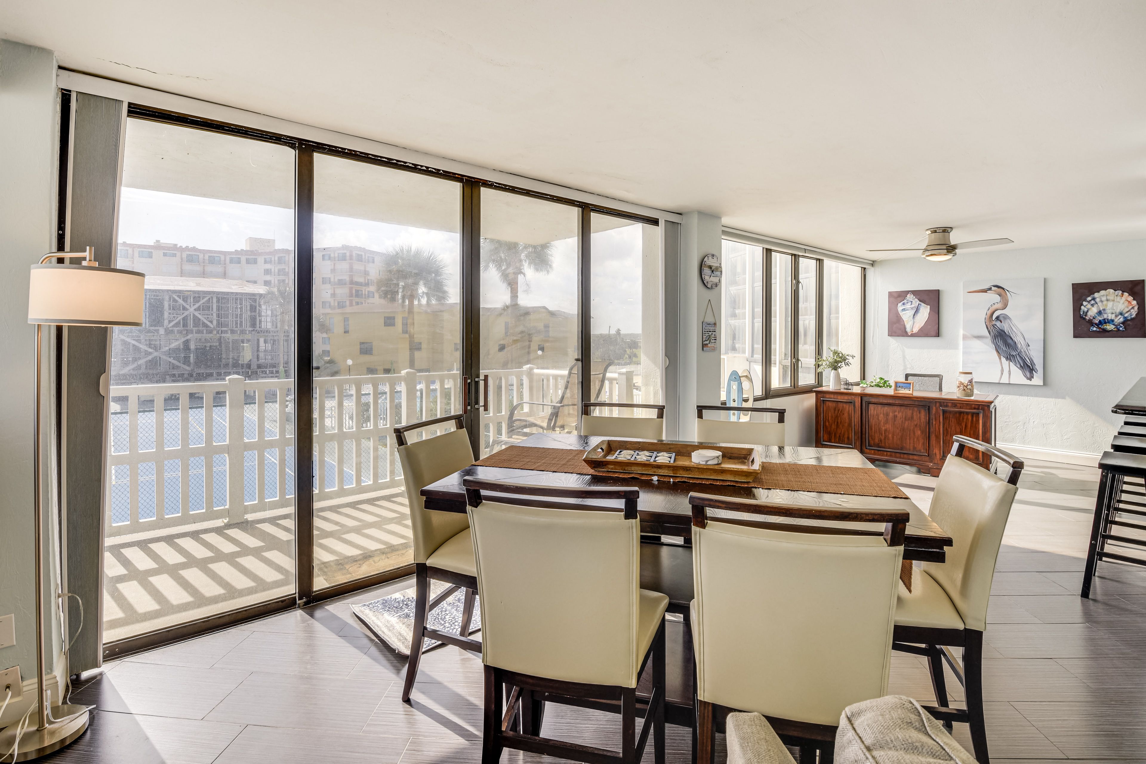 Dining Room | Single-Story Condo on 2nd Floor