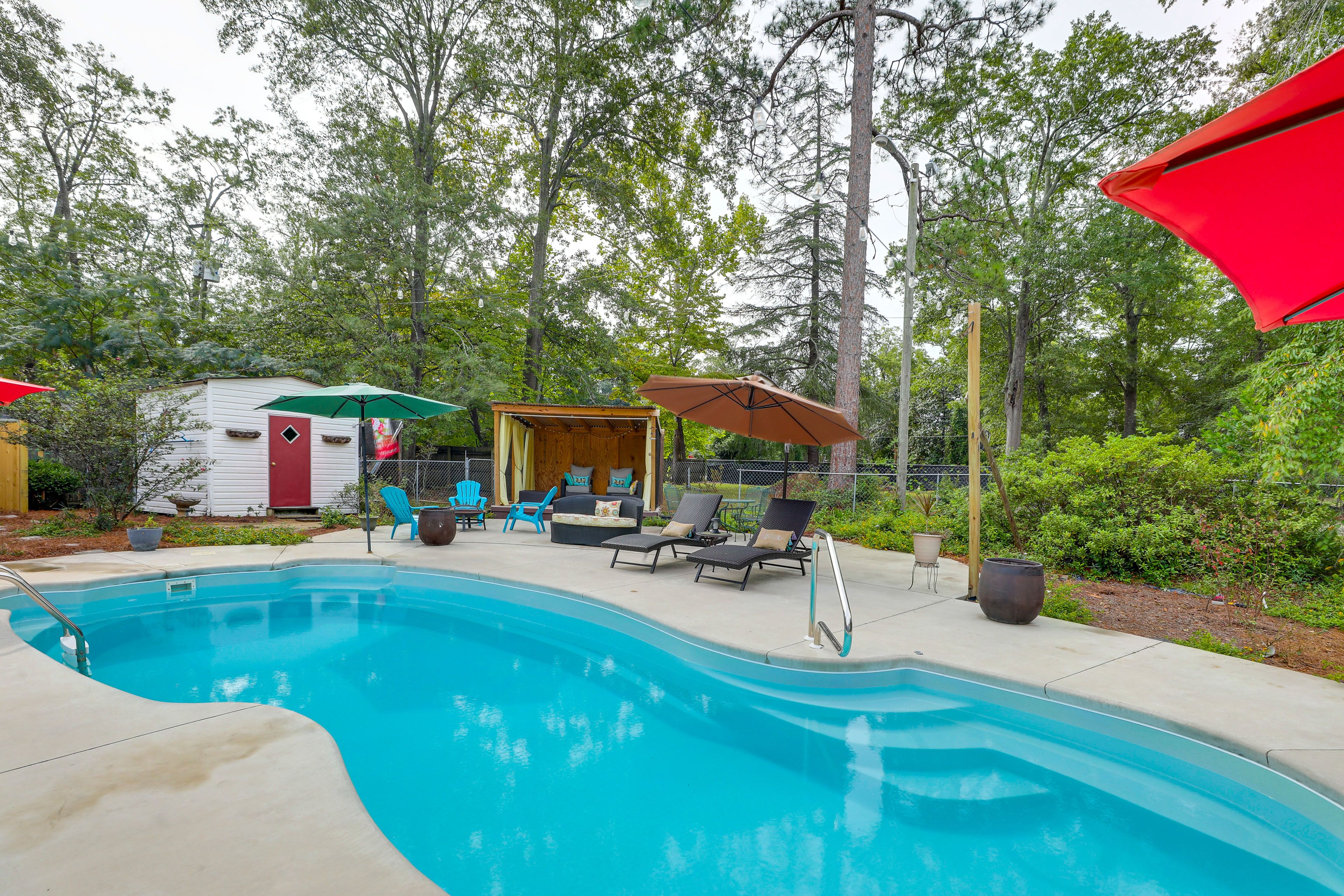 Shared Outdoor Pool & Cabana