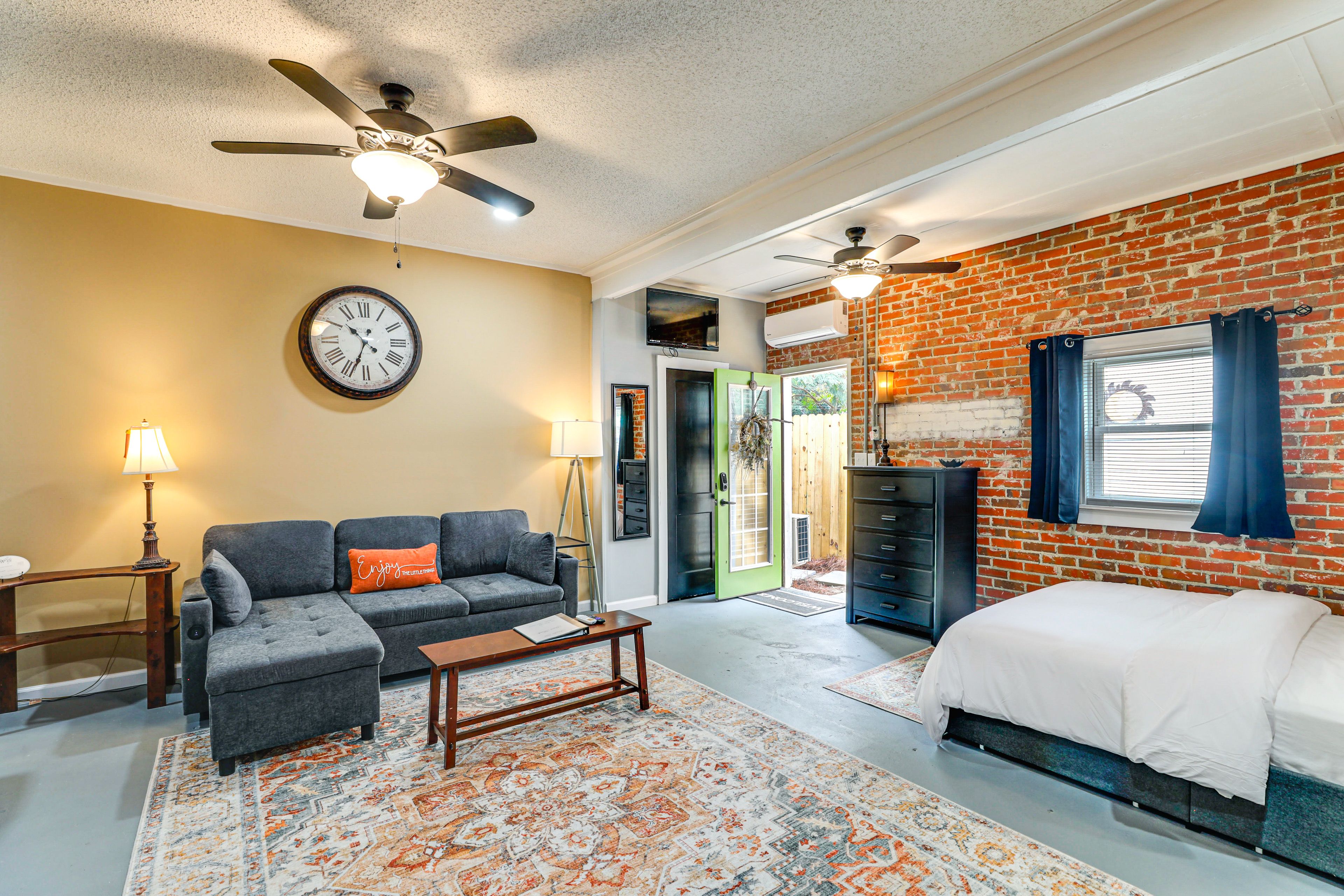 Studio | Living Area | Free WiFi | Full Sleeper Sofa | Central A/C & Heating