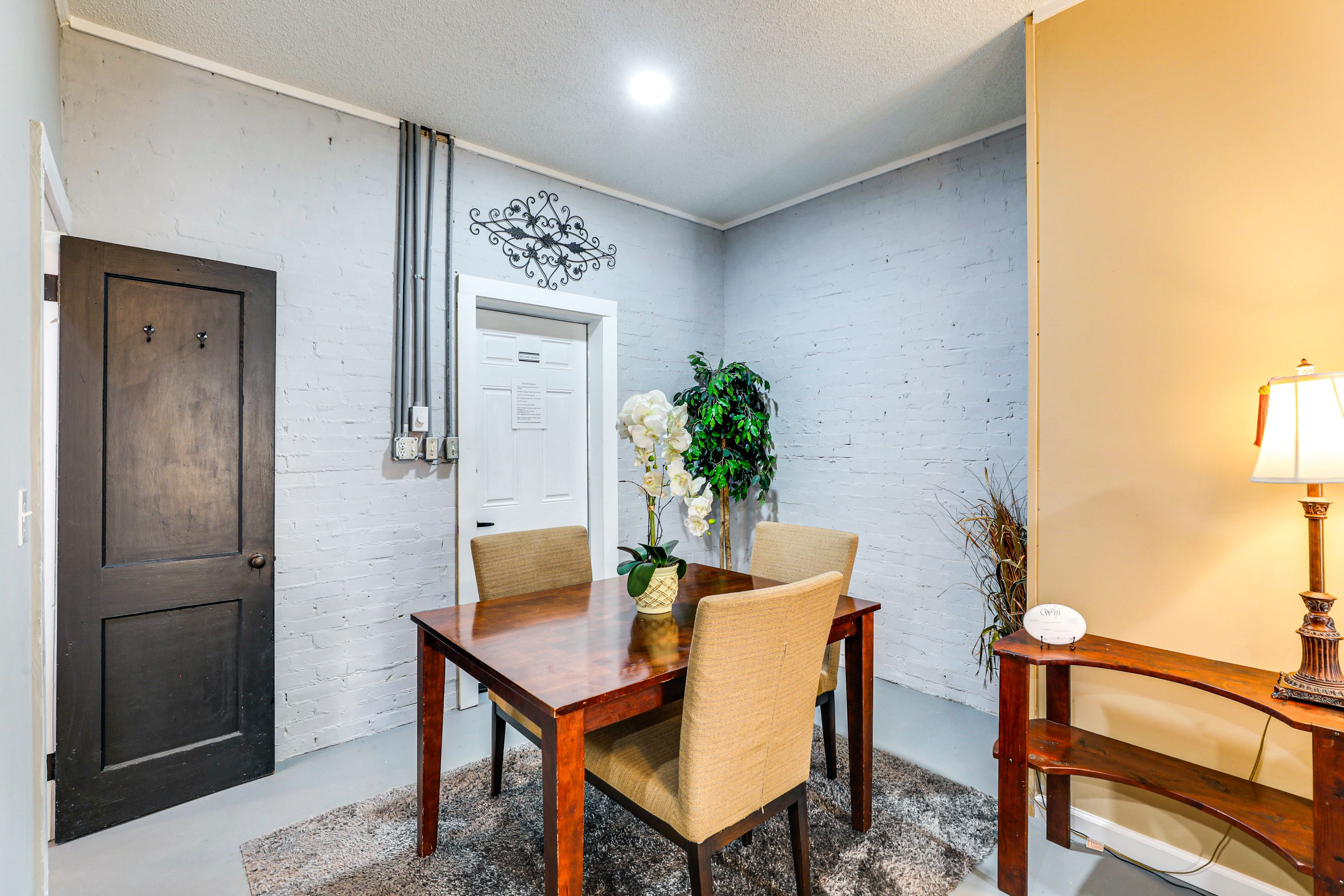 Studio | Dining Area | Dishware & Flatware