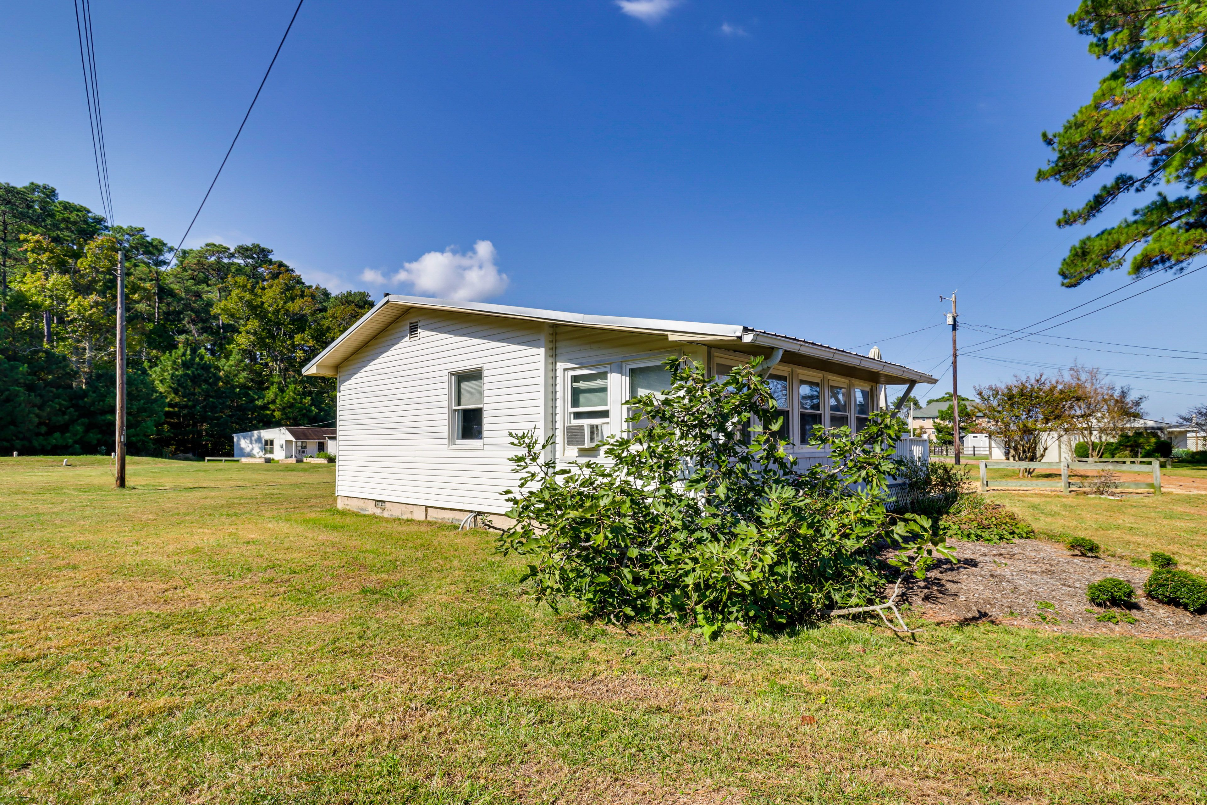 Cottage Exterior | Unfenced Yard Area