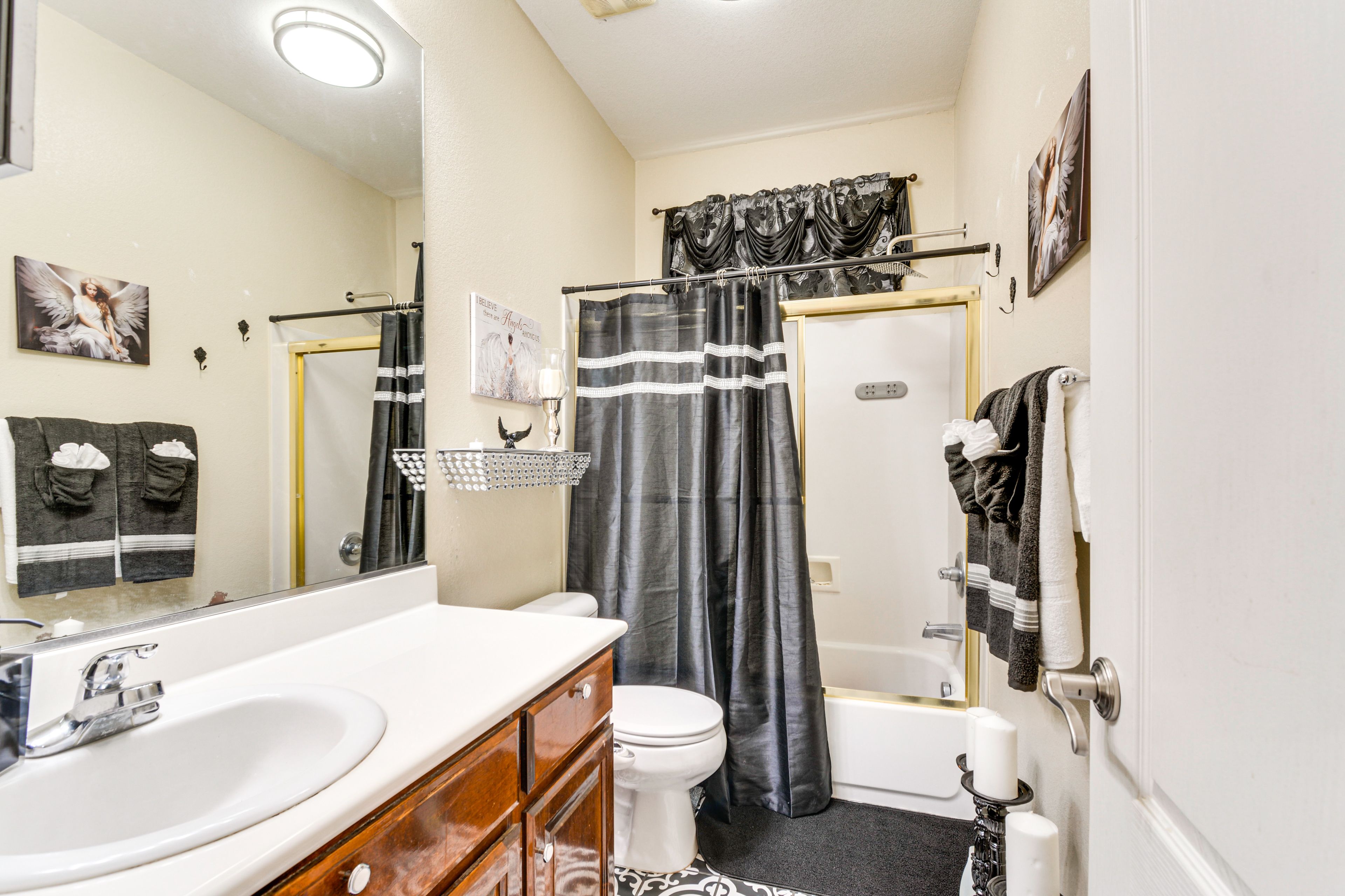 Bathroom | Towels Provided