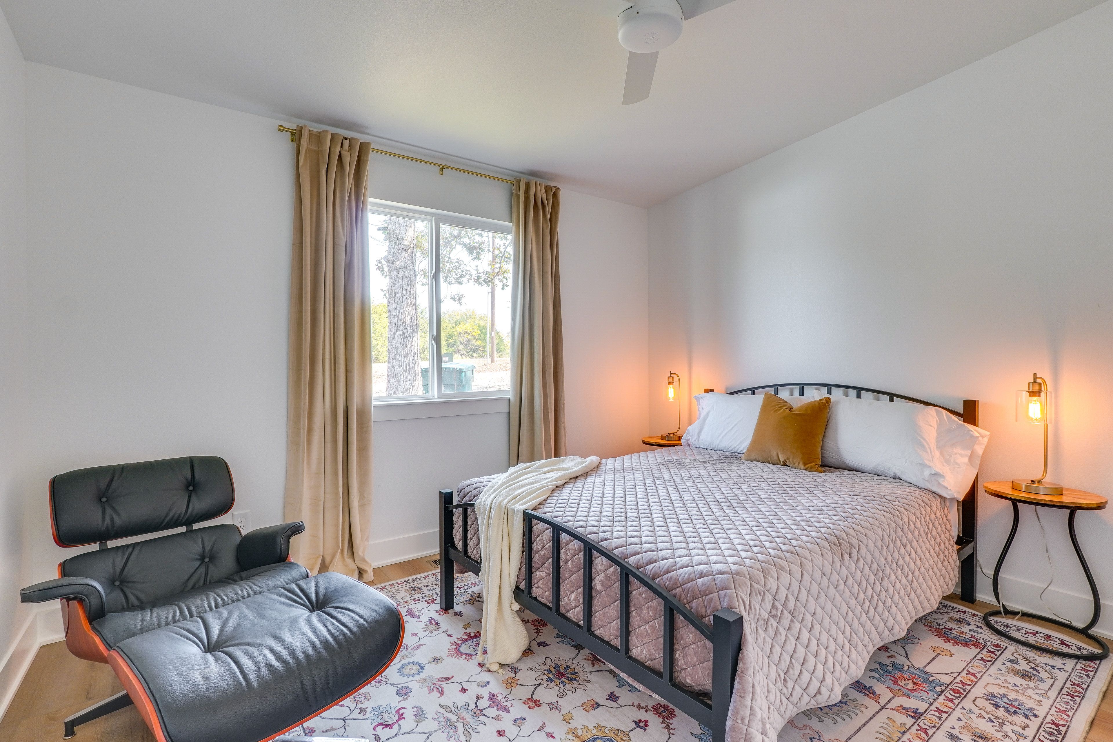 Bedroom 3 | Queen Bed