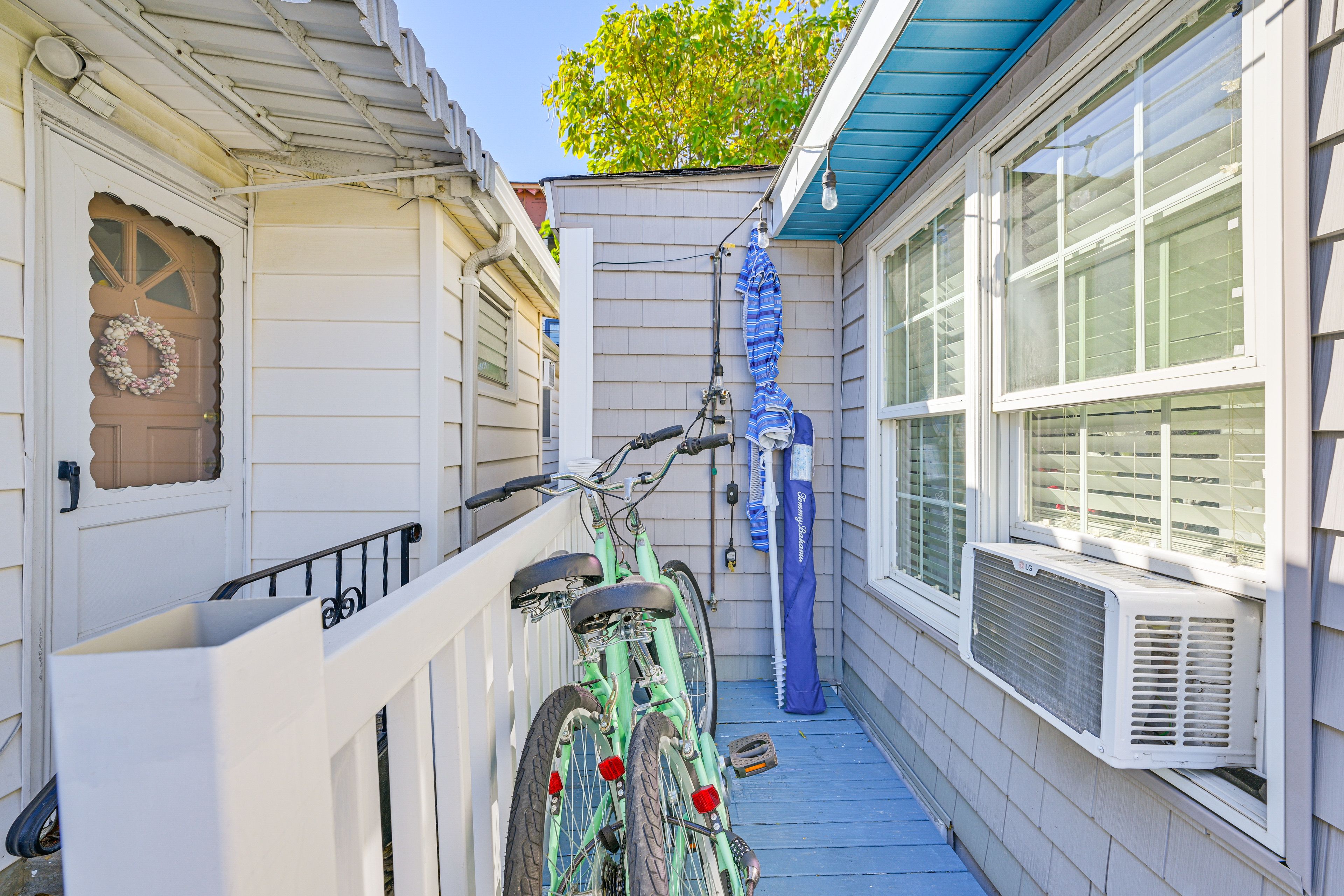 Side Deck | Bicycles | Outdoor Shower