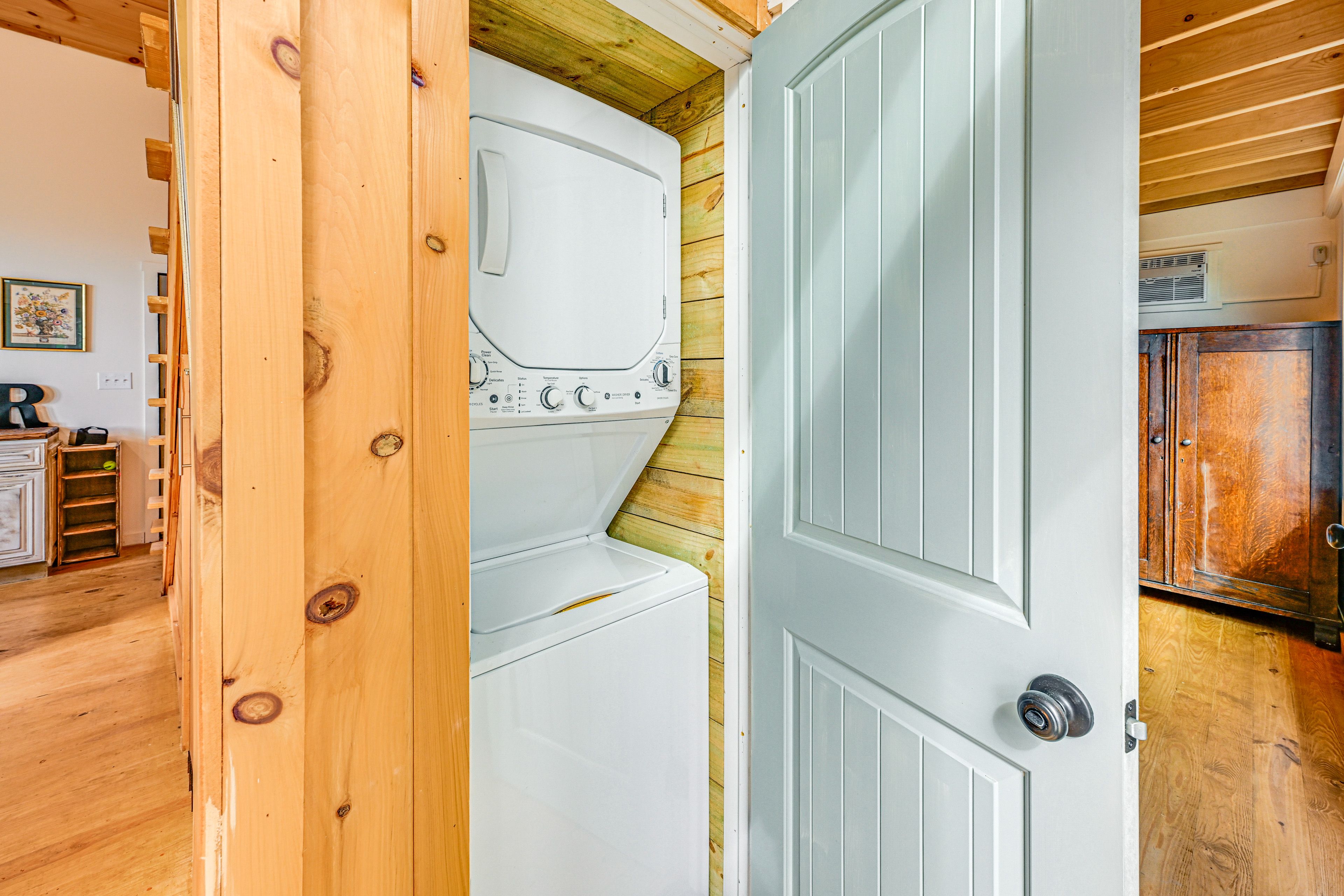 Laundry Area | 1st Floor | Washer/Dryer | Hangers | Trash Bags/Paper Towels
