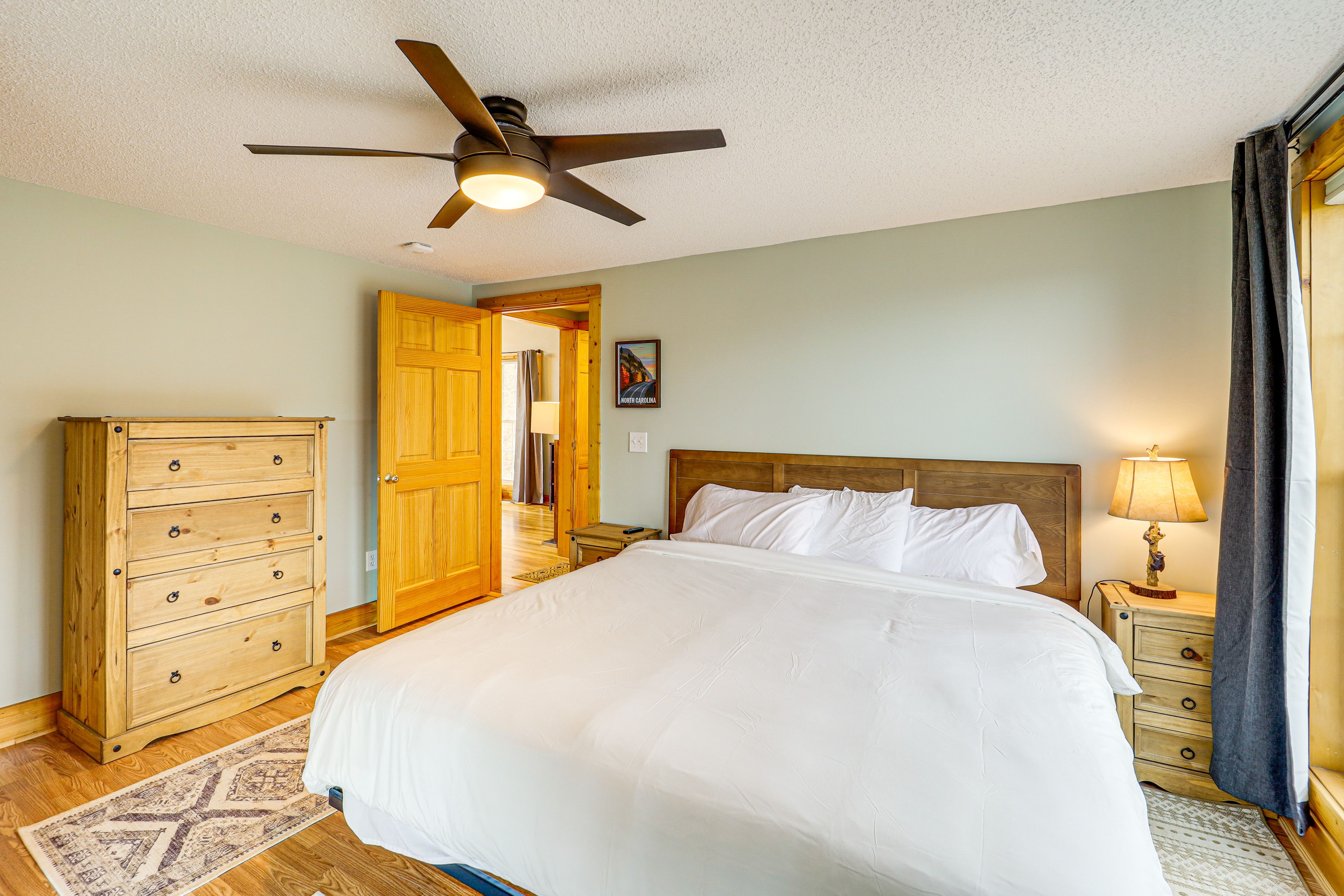 Bedroom | King Bed | Main Level