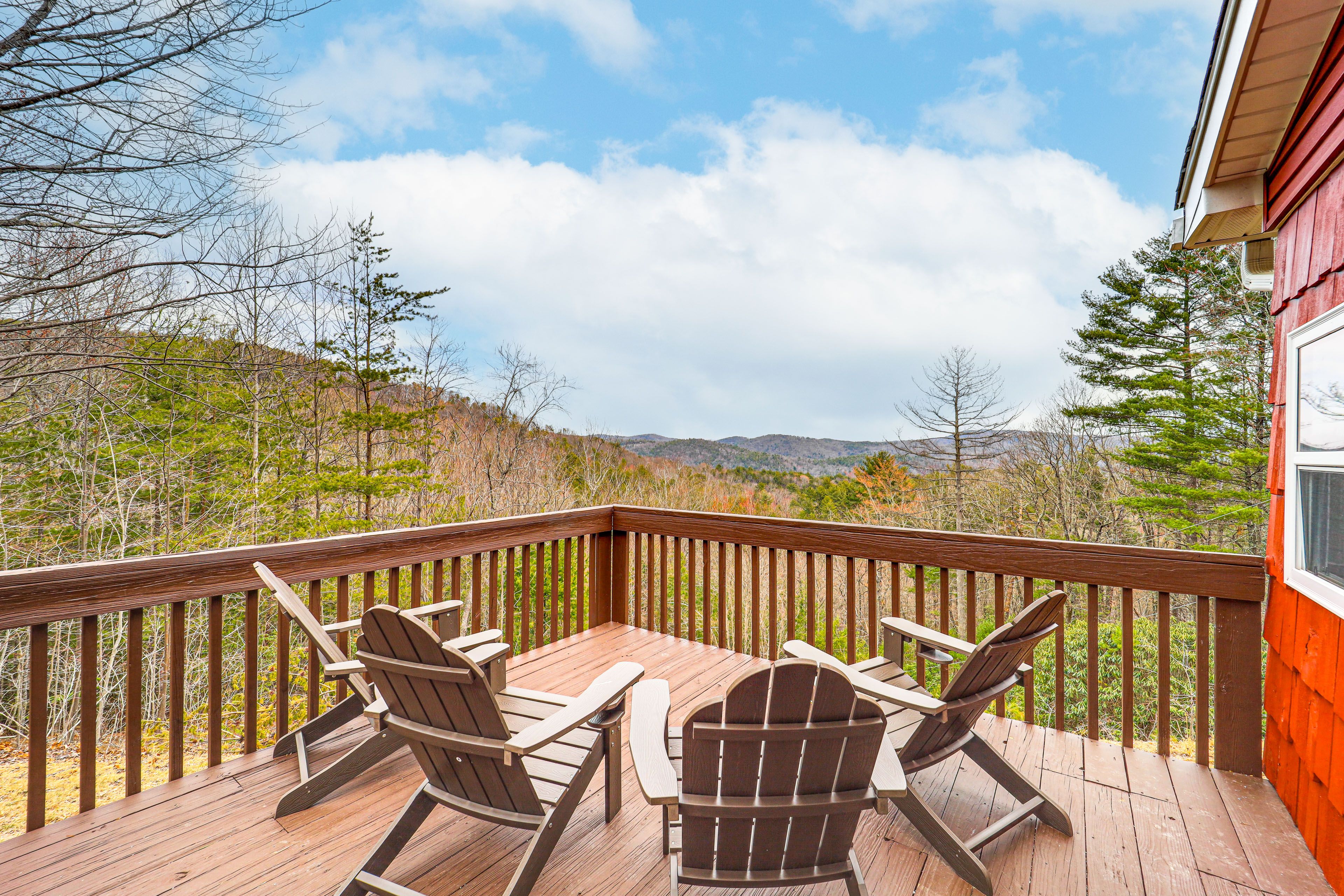 Purlear Vacation Rental | 1BR | 1BA | 1,525 Sq Ft | 6 Steps Required