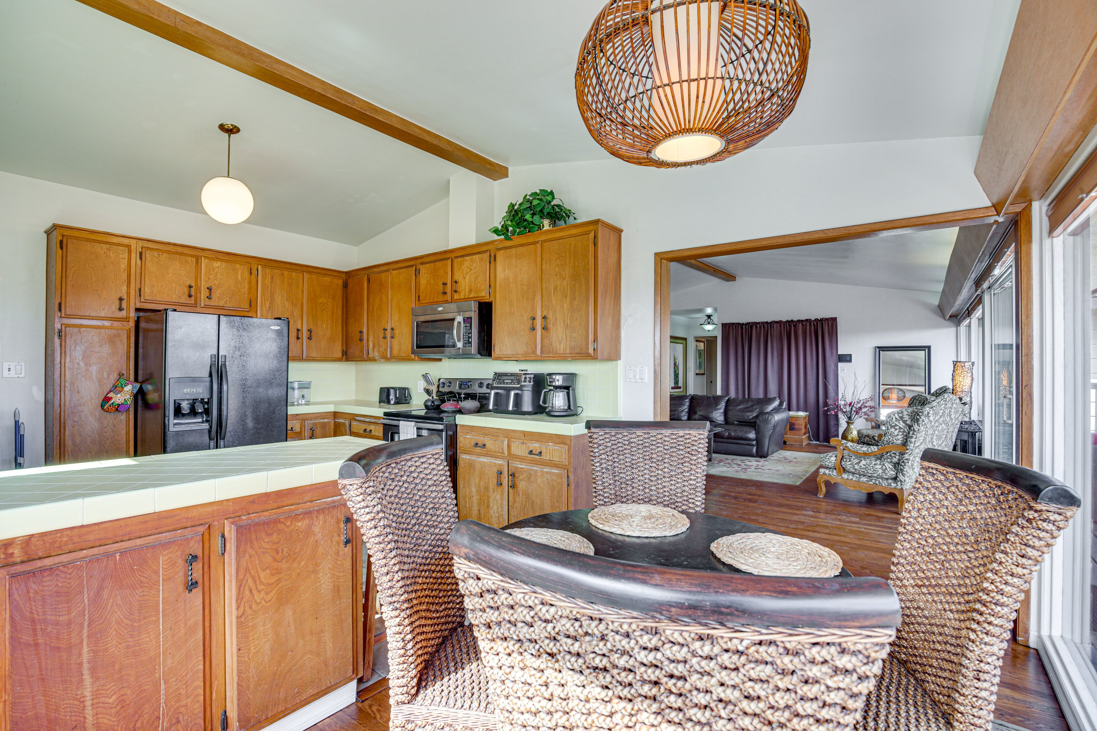 Dining Area | Dishware & Flatware