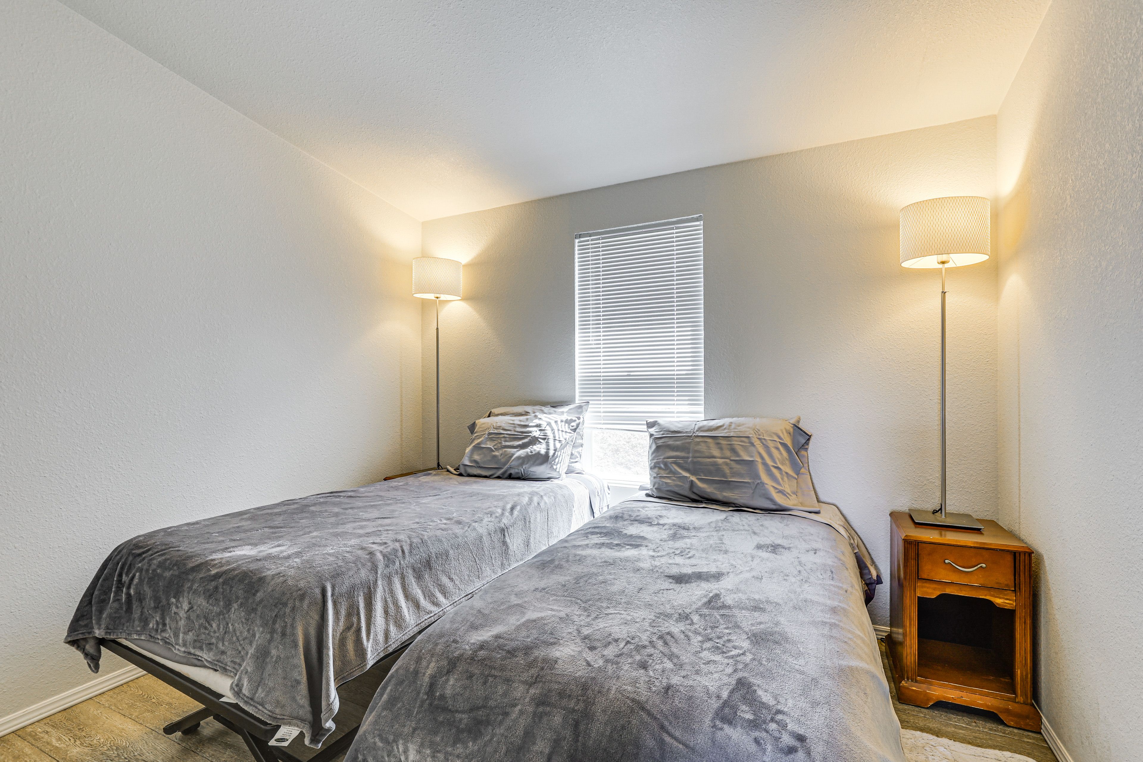 Bedroom 3 | 2 Twin Beds