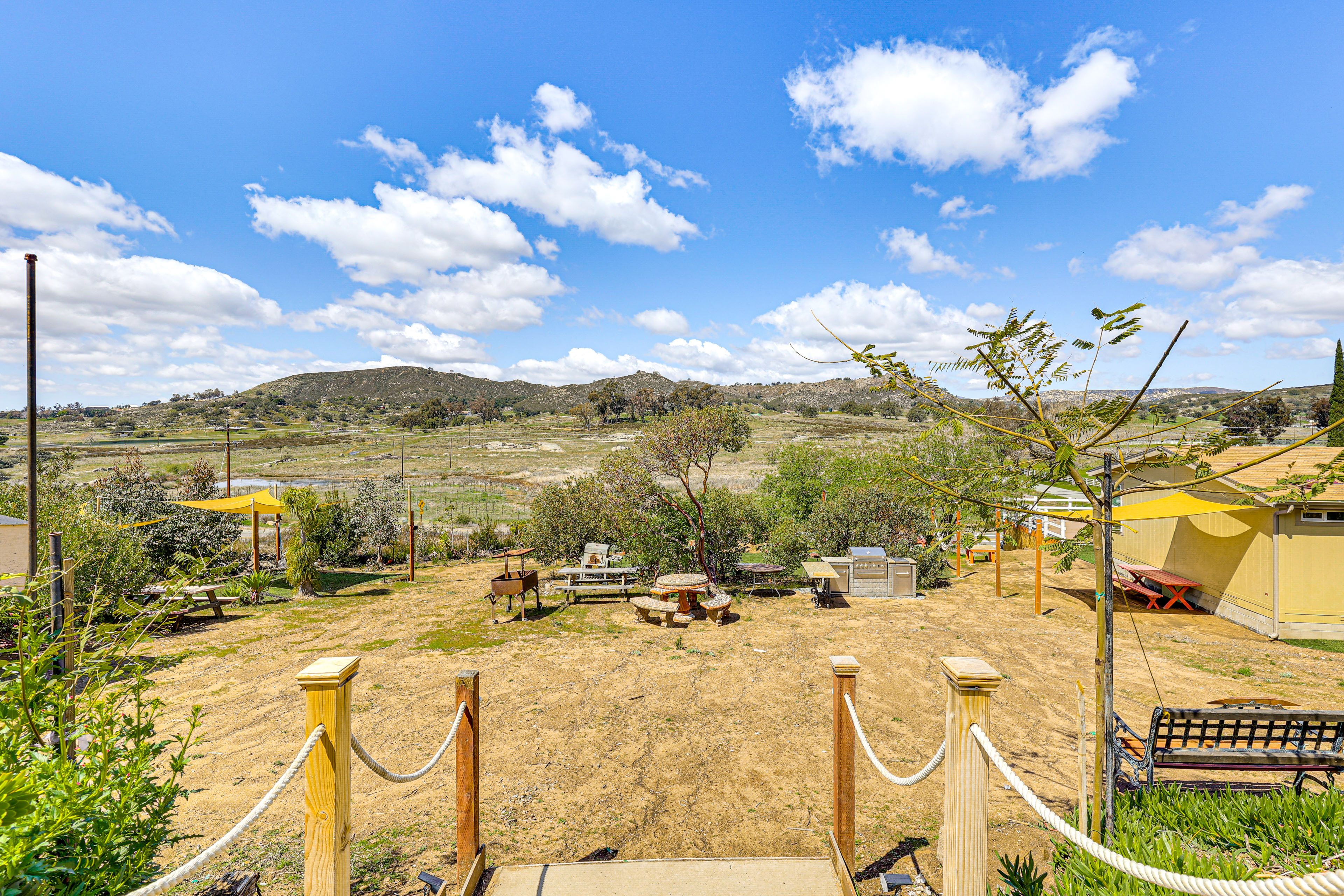 Private Backyard Area | Charcoal & Gas Grills | Picnic Tables