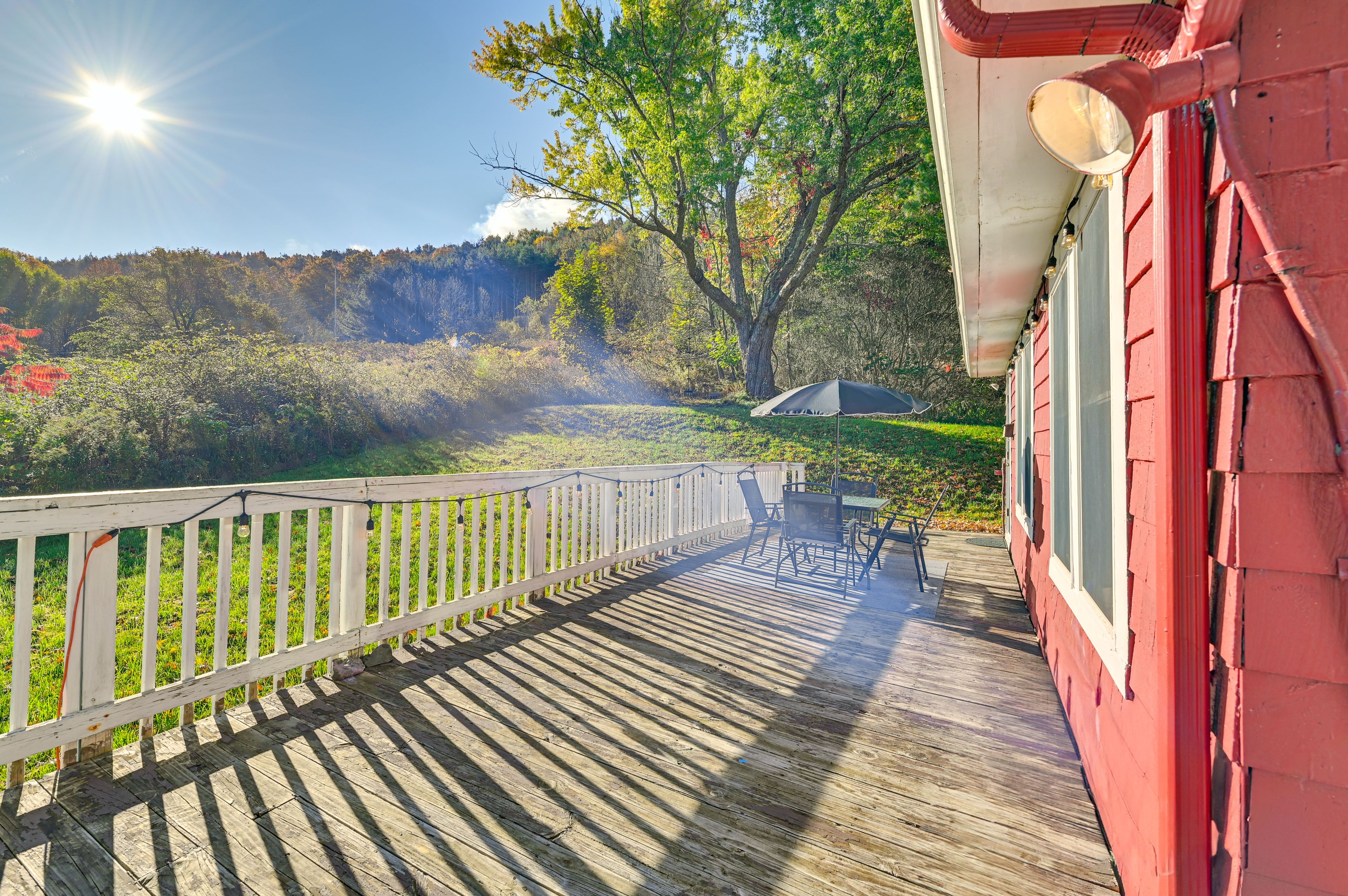 Deck | Outdoor Dining Area