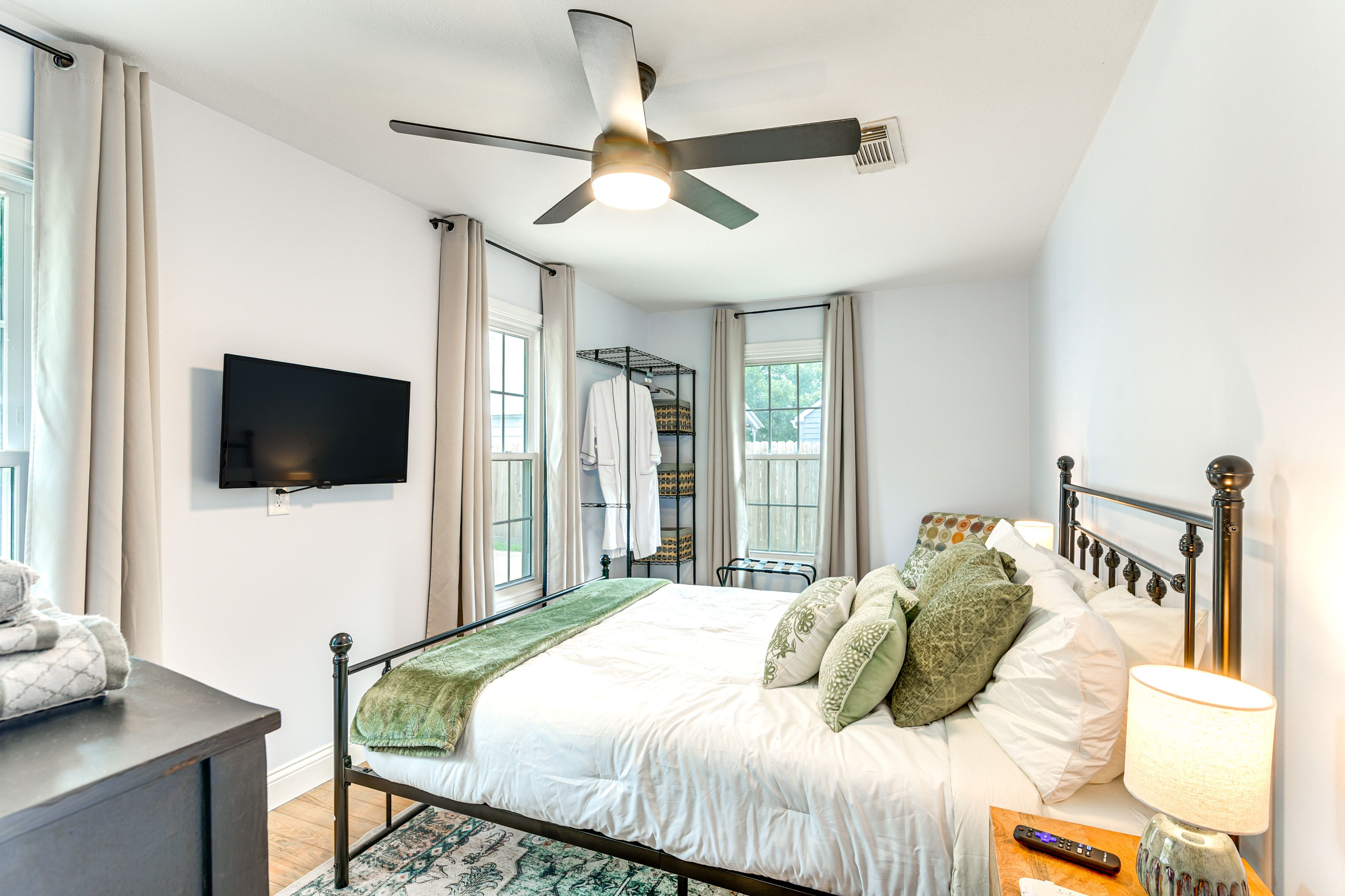 Bedroom 1 | Queen Bed | Linens Provided