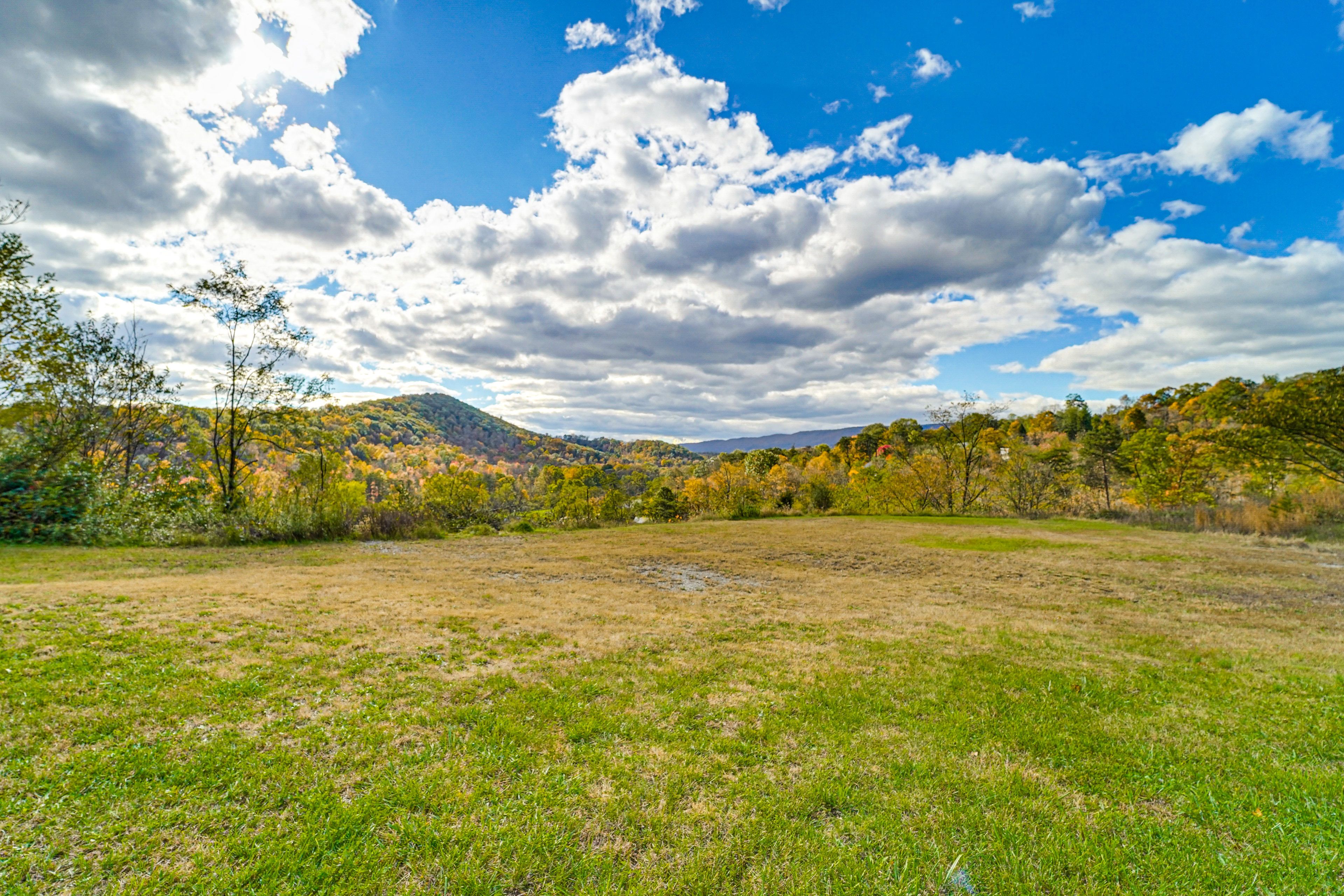 Surrounding Area | Mountain Views