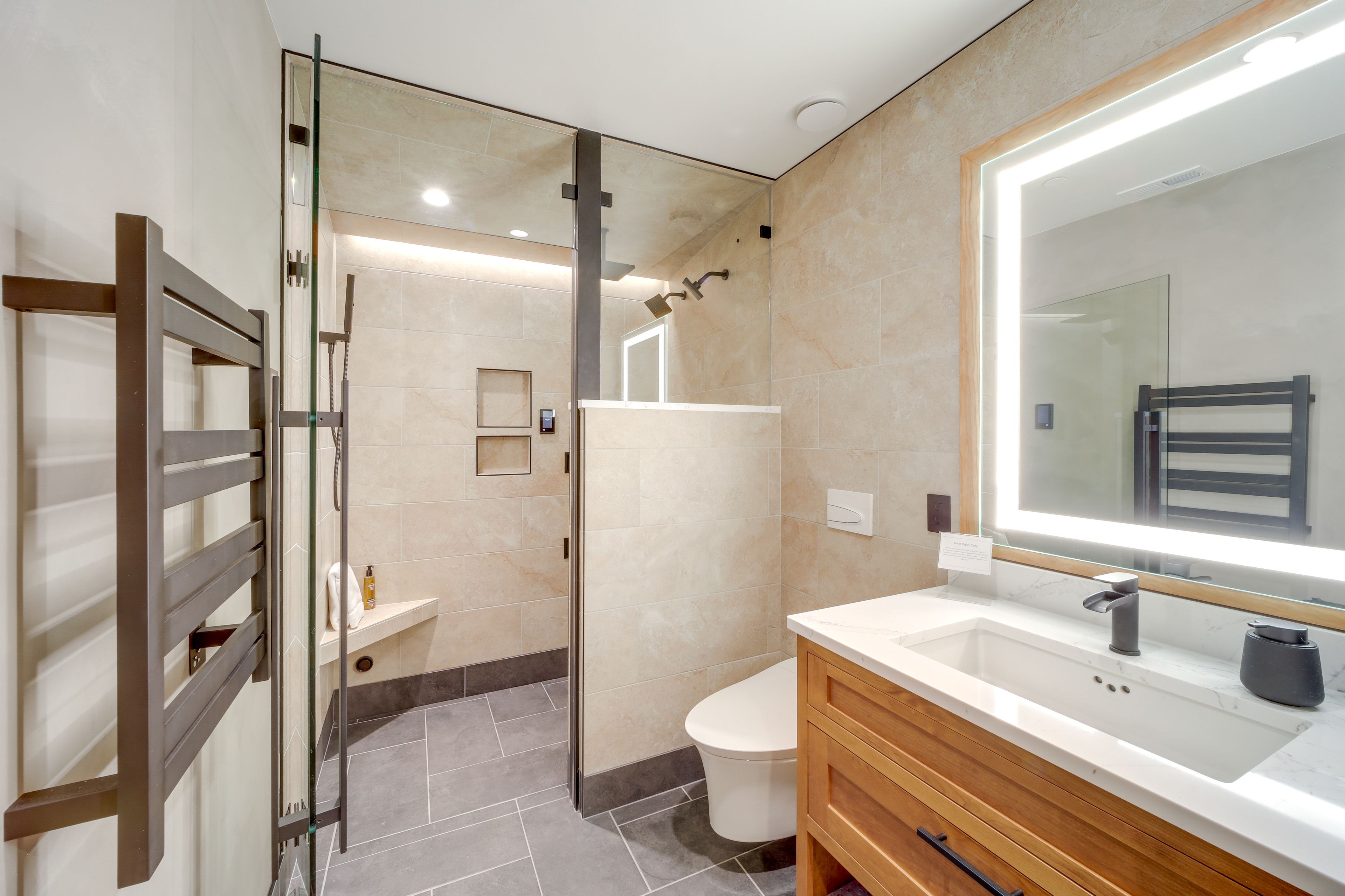 Full Bathroom | Main Level