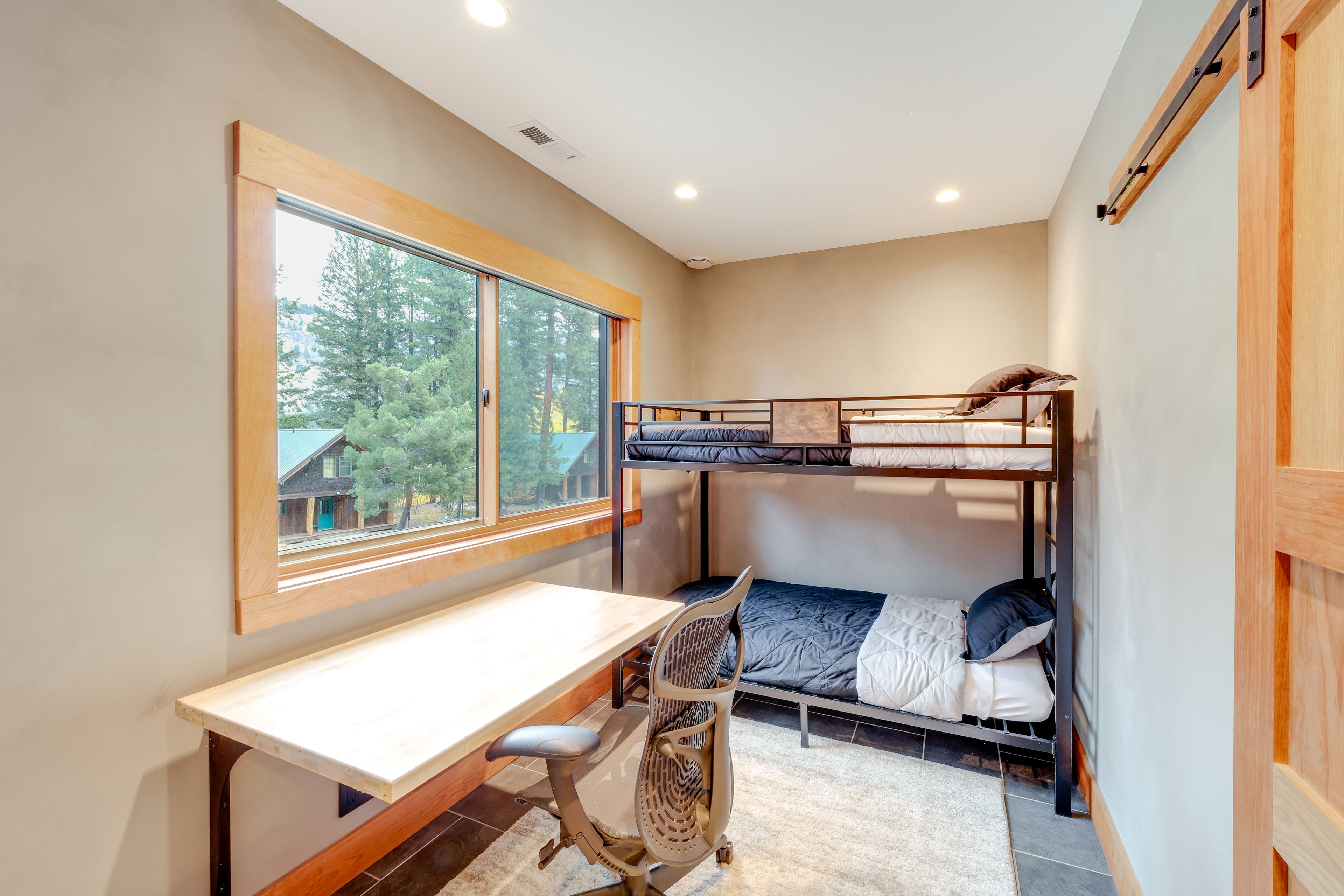 Bedroom 4 | Twin Bunk Bed | Upper Level