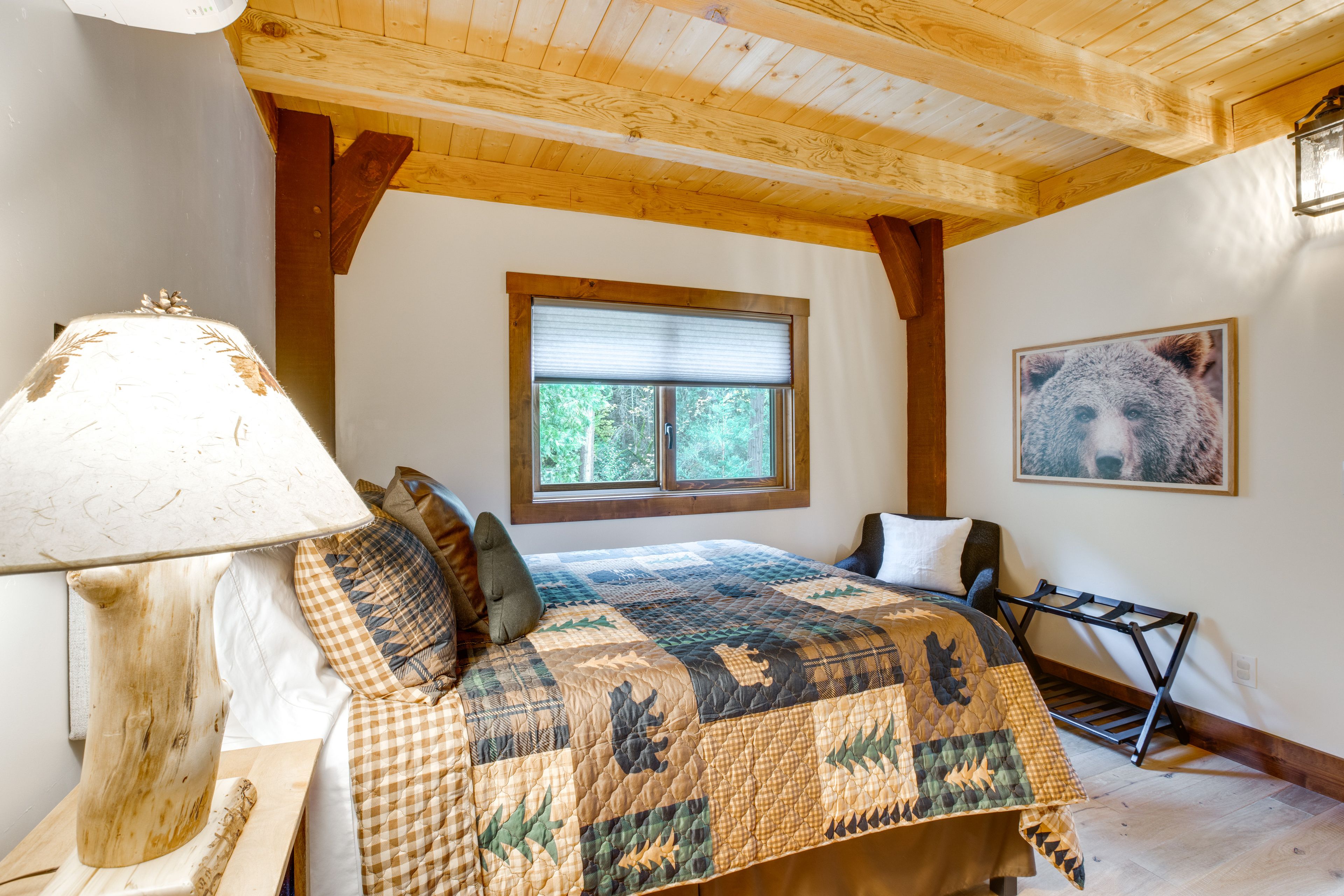 Bedroom | Queen Bed | 1st Floor