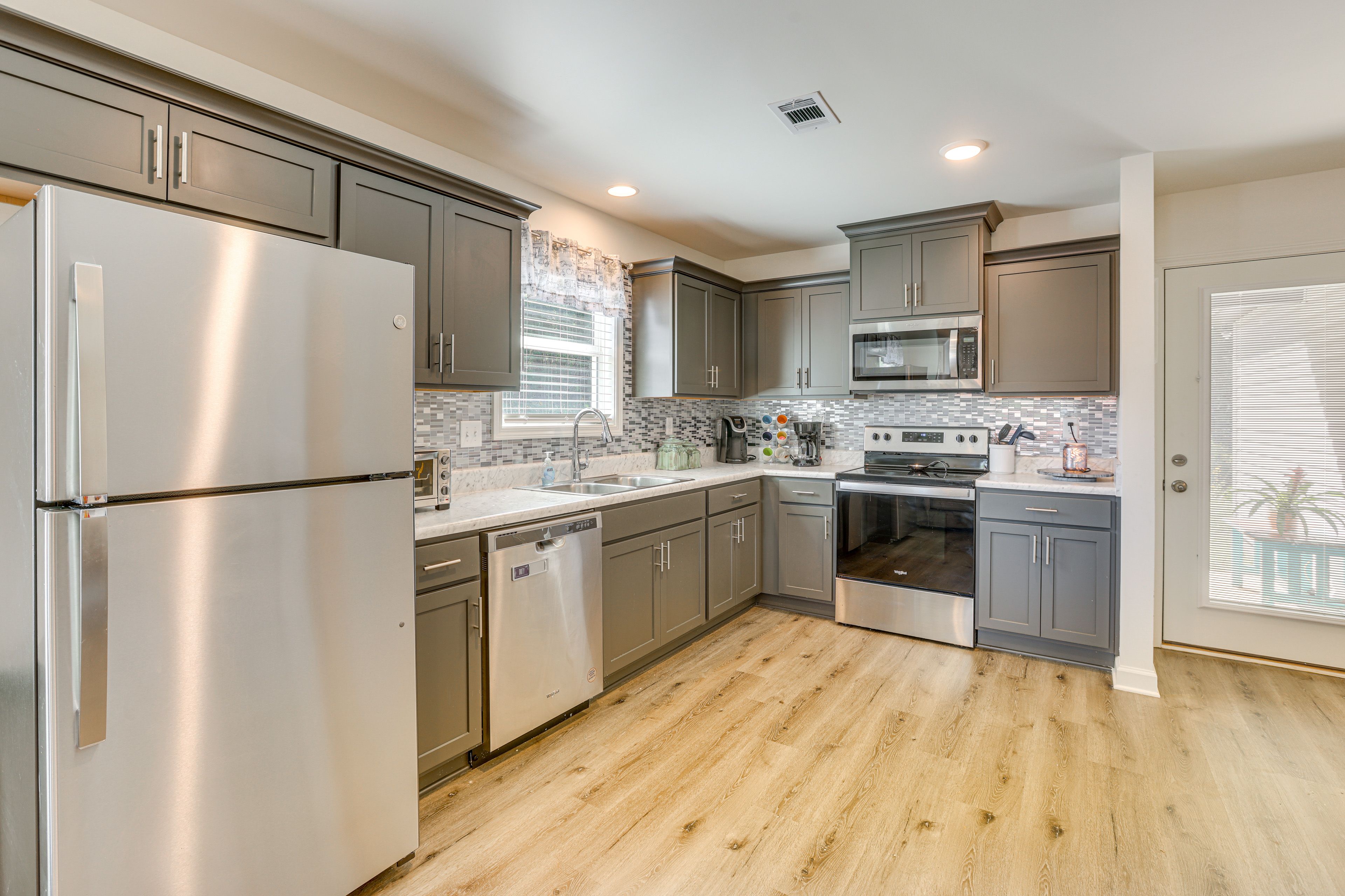Kitchen | Cooking Basics | Drip & Pod Coffee Makers | Microwave | Toaster Oven