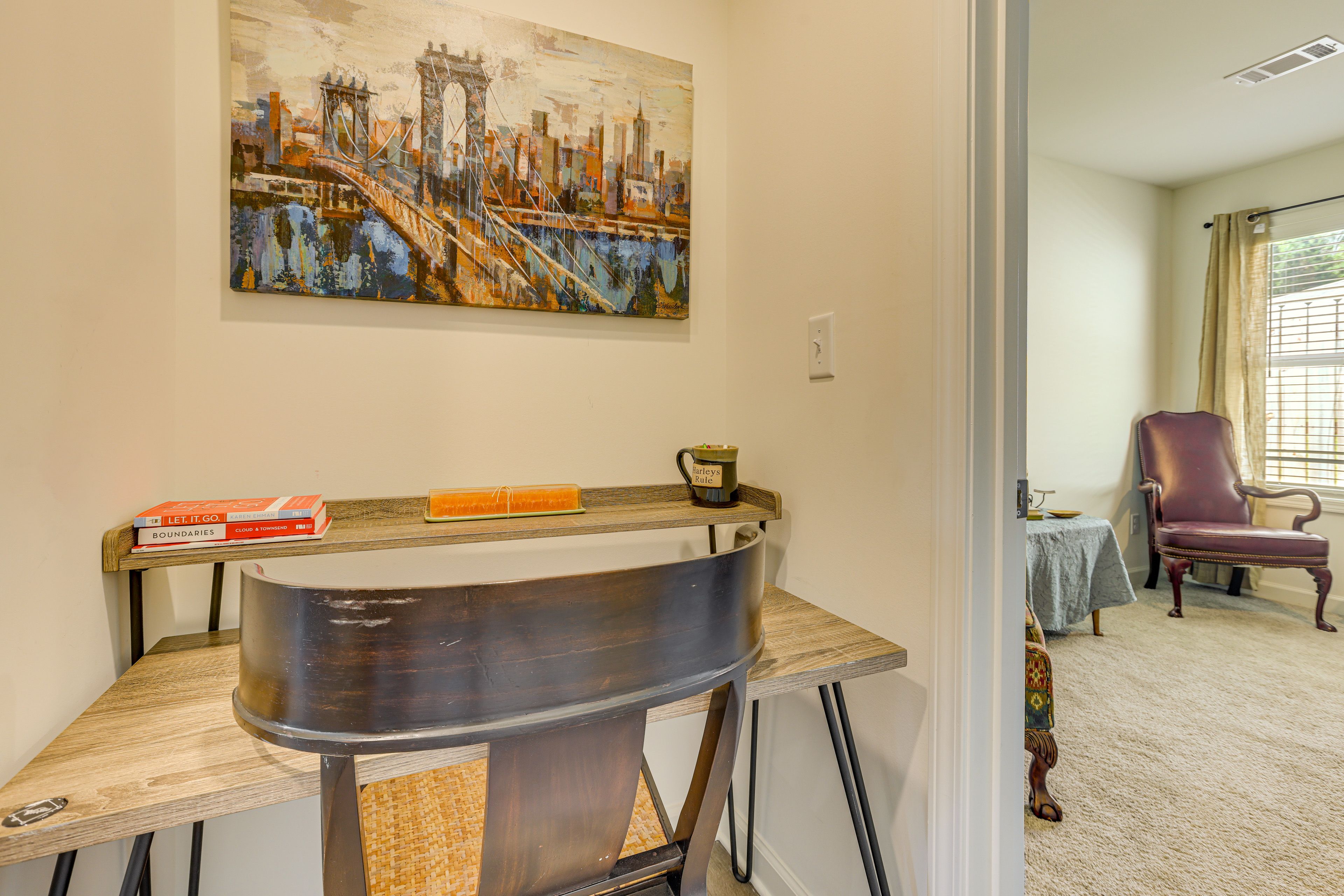 Hallway | Laptop-Friendly Workspace