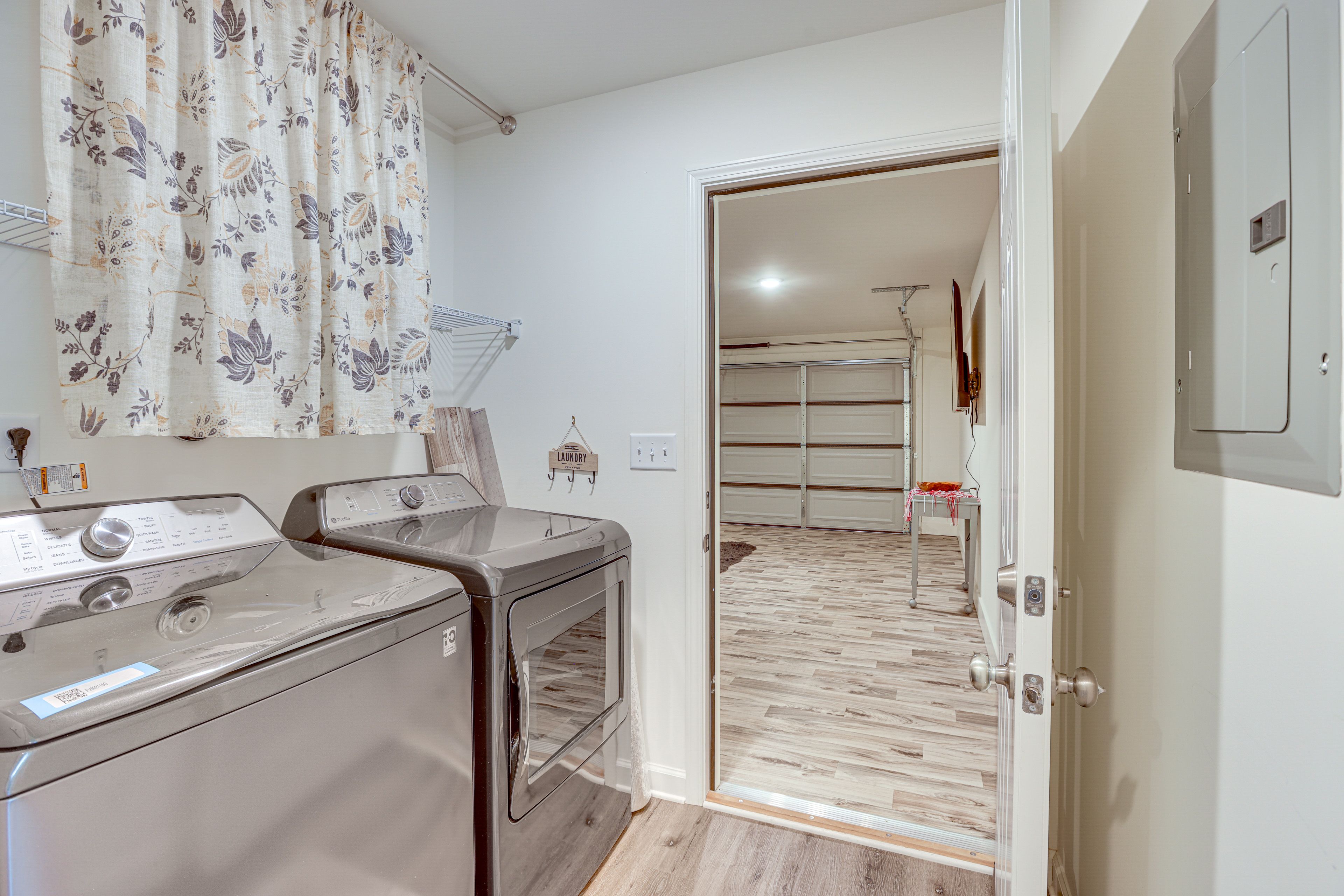 Laundry Area | Washer/Dryer | Hangers | Iron/Board | Trash Bags/Paper Towels