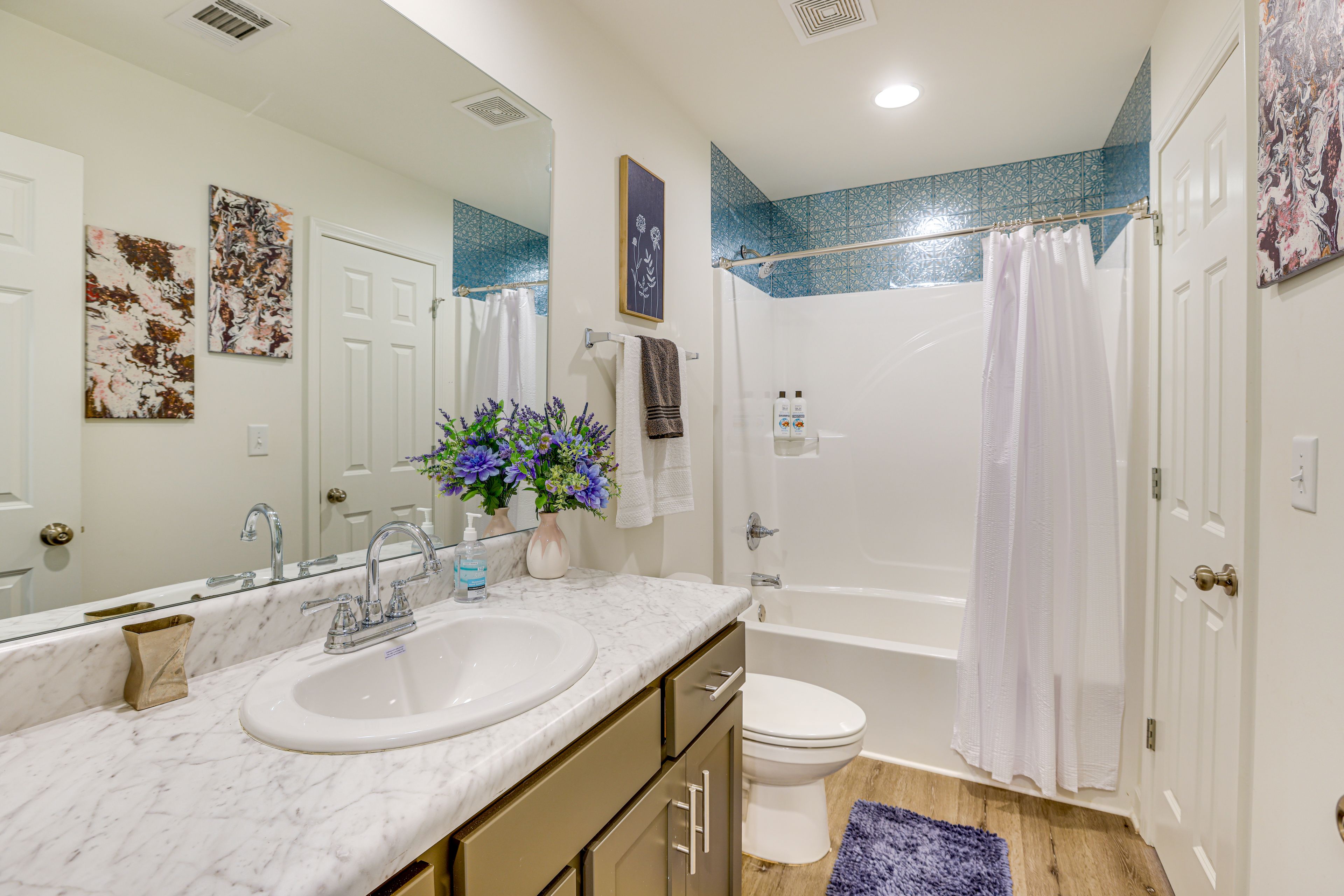 Full Bathroom