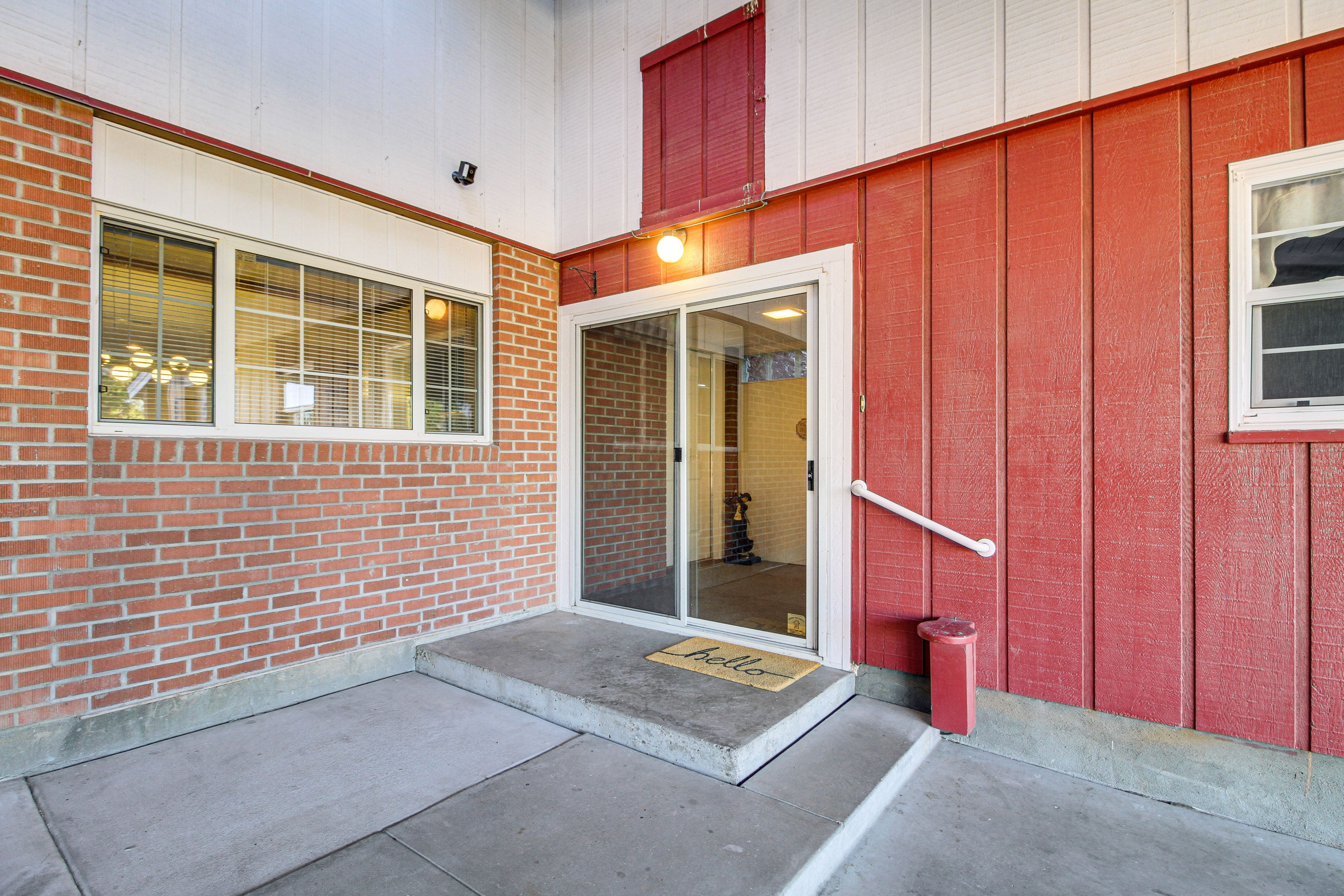 Sliding Door