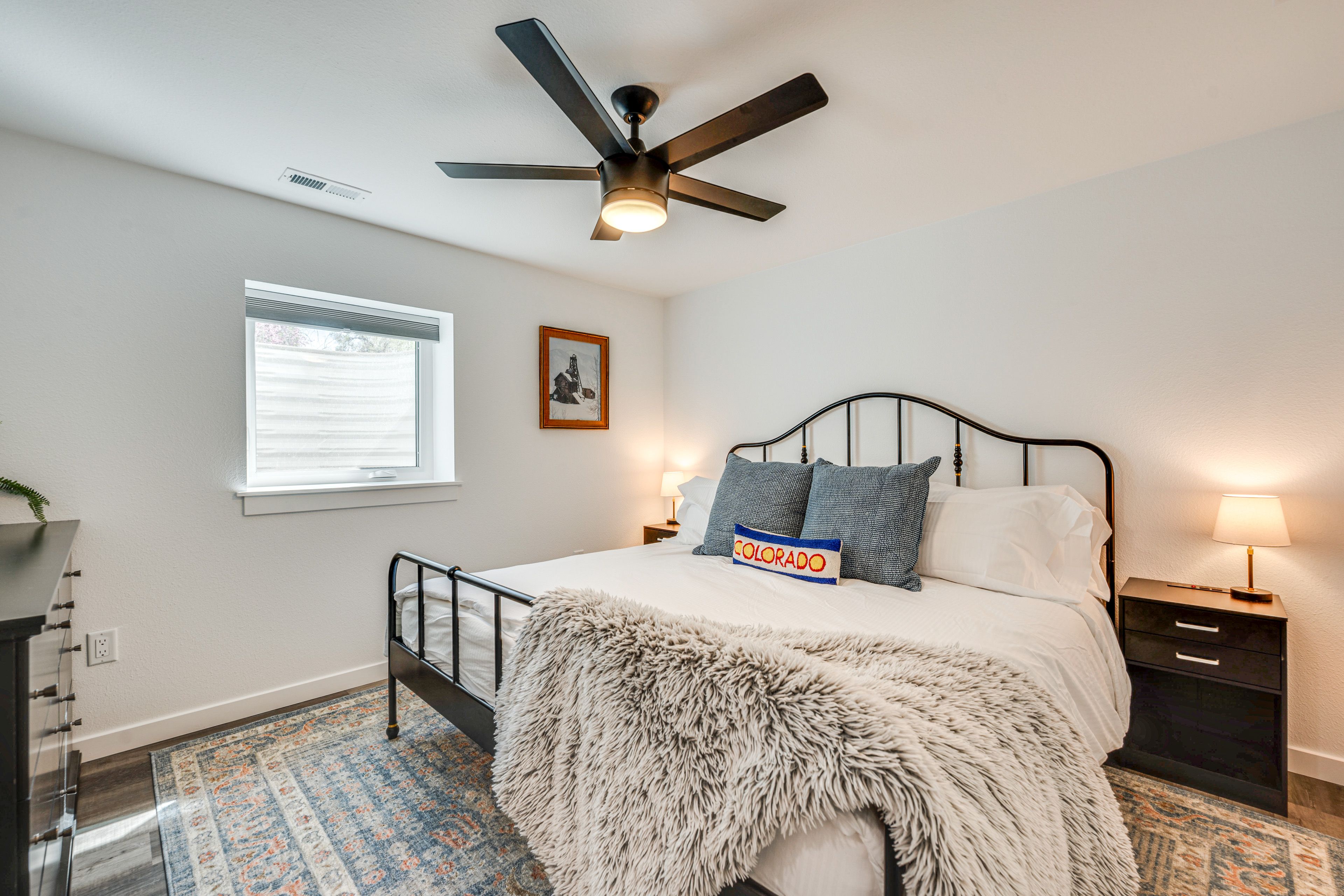 Bedroom 1 | King Bed | Linens Provided
