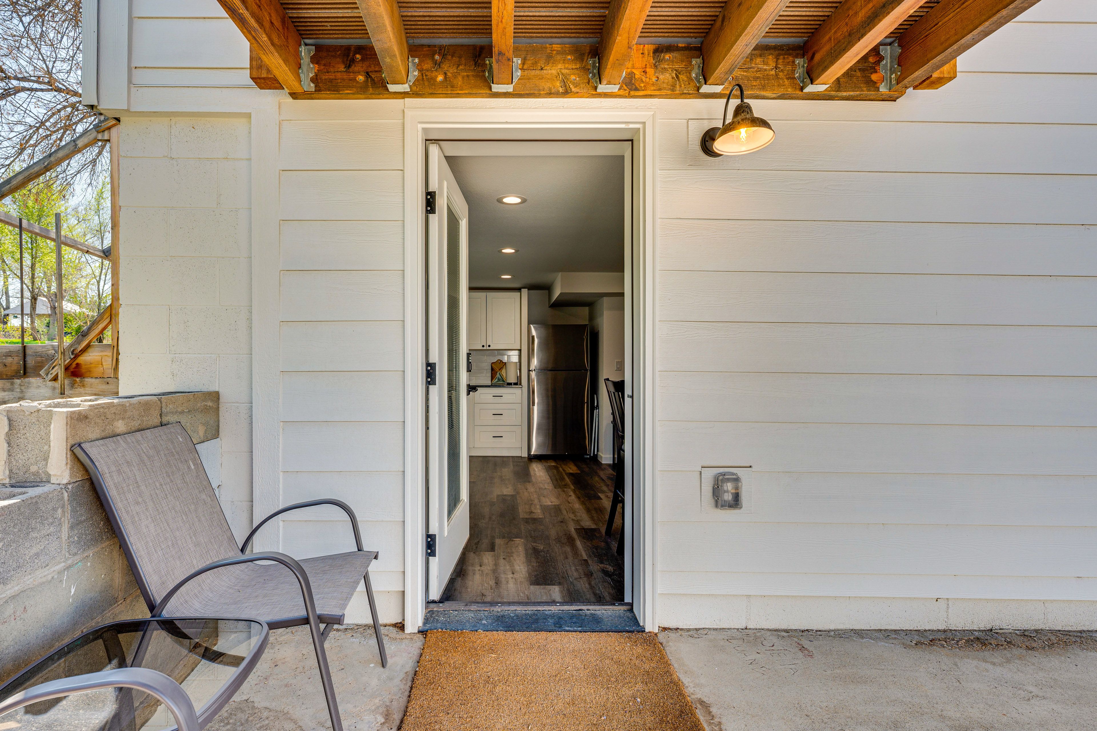 Shared Patio | Shared Gas Grill | Entry