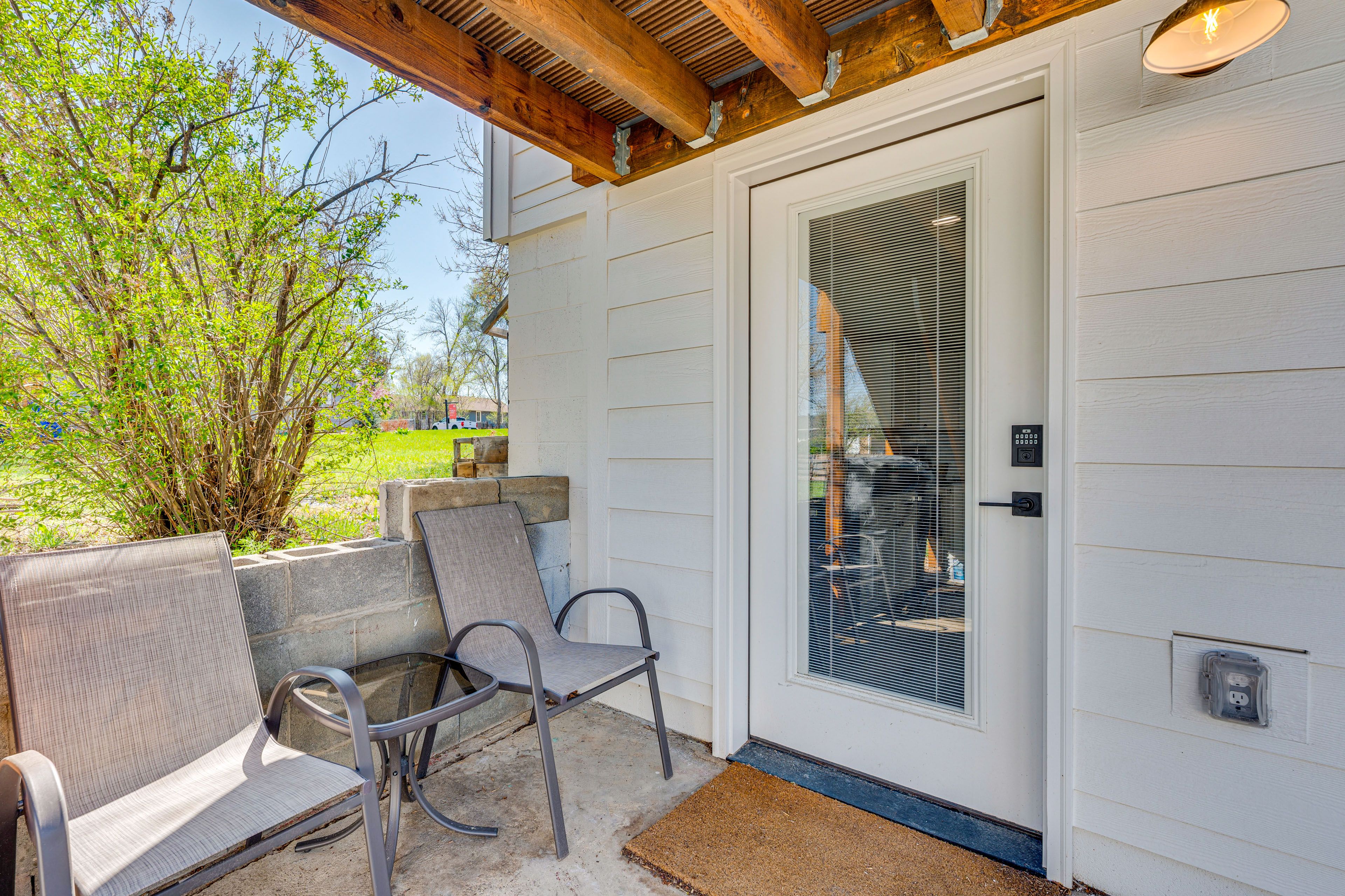 Shared Patio | Shared Gas Grill | Entry