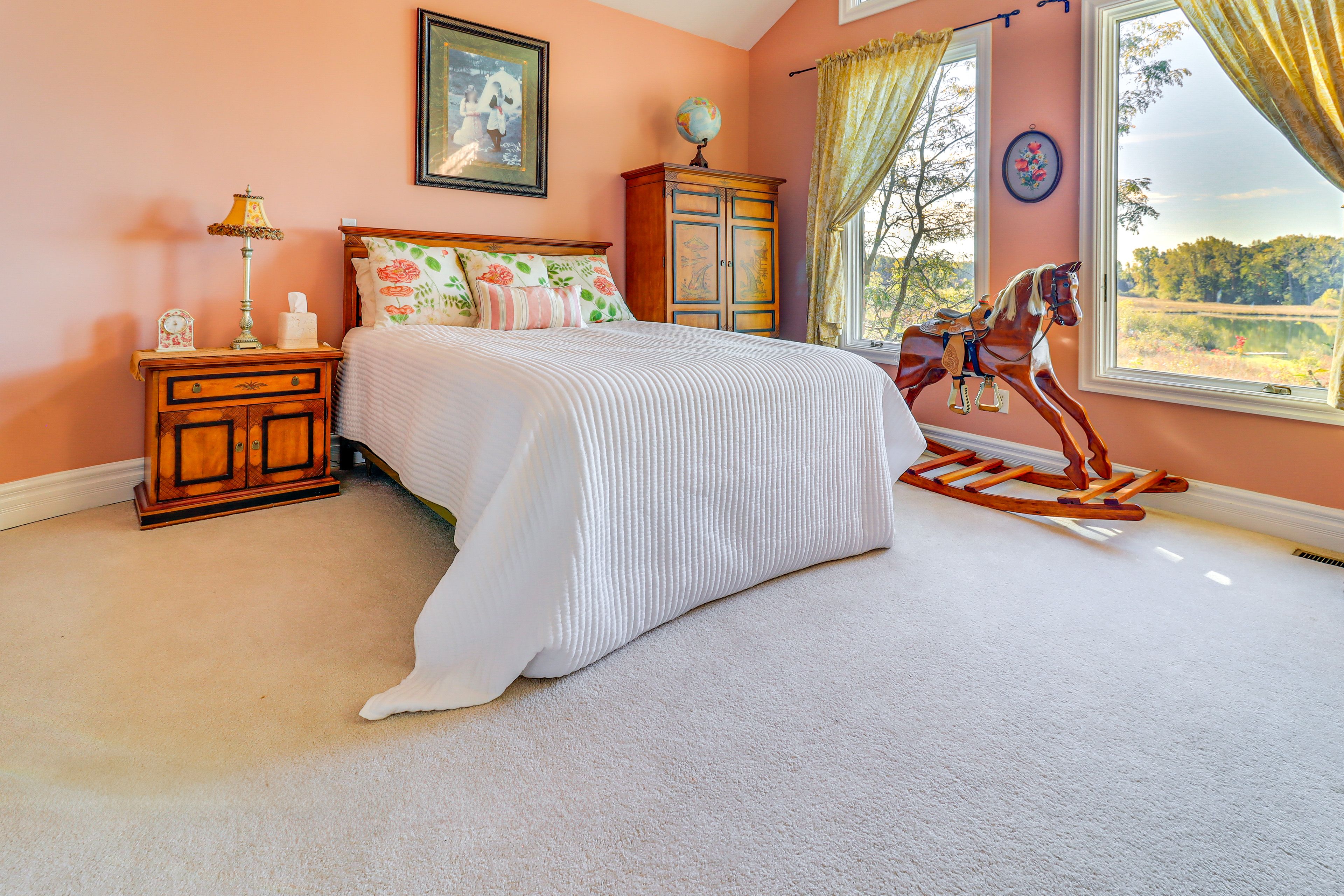 Bedroom 1 | Main Level | King Bed | Linens Provided