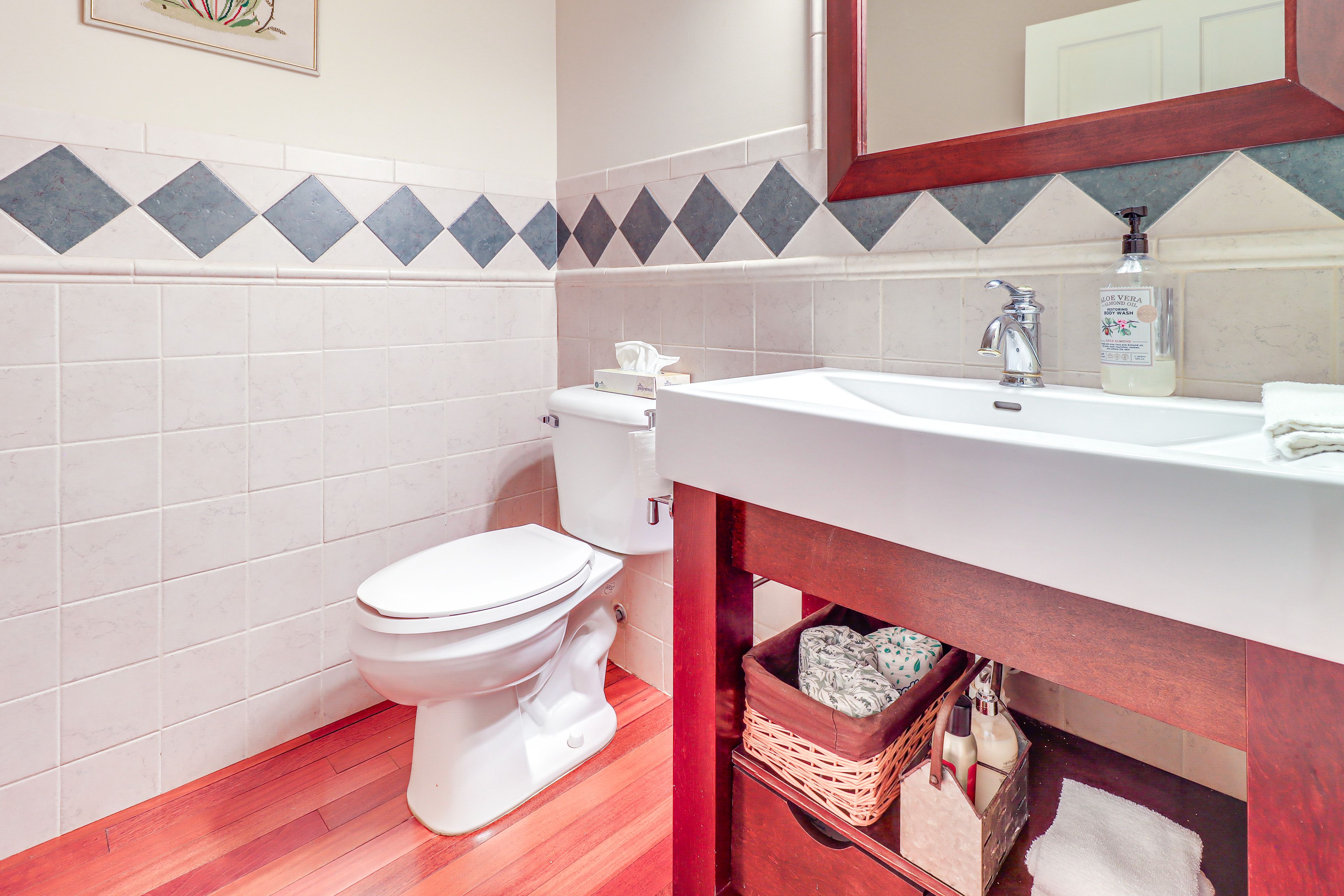 Half Bathroom | Main Level