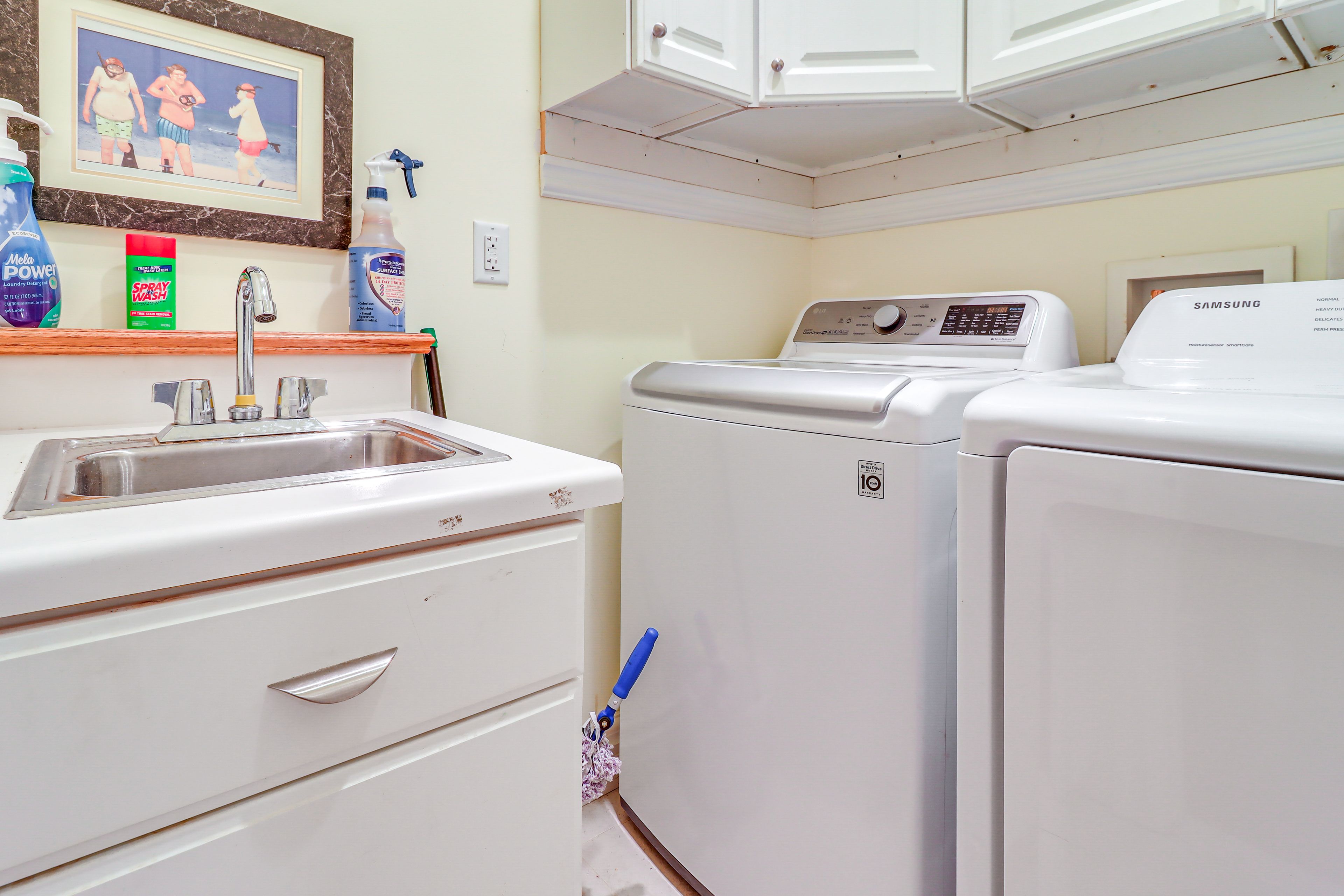 Laundry Room | Washer & Dryer
