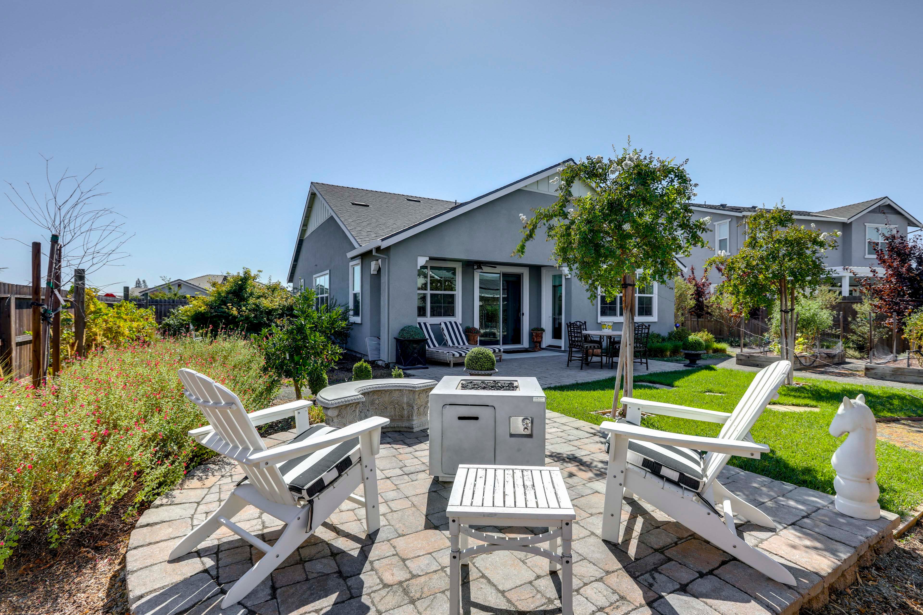 Winters Vacation Rental | 3BR | 2BA | 1 Step to Enter | 1,800 Sq Ft