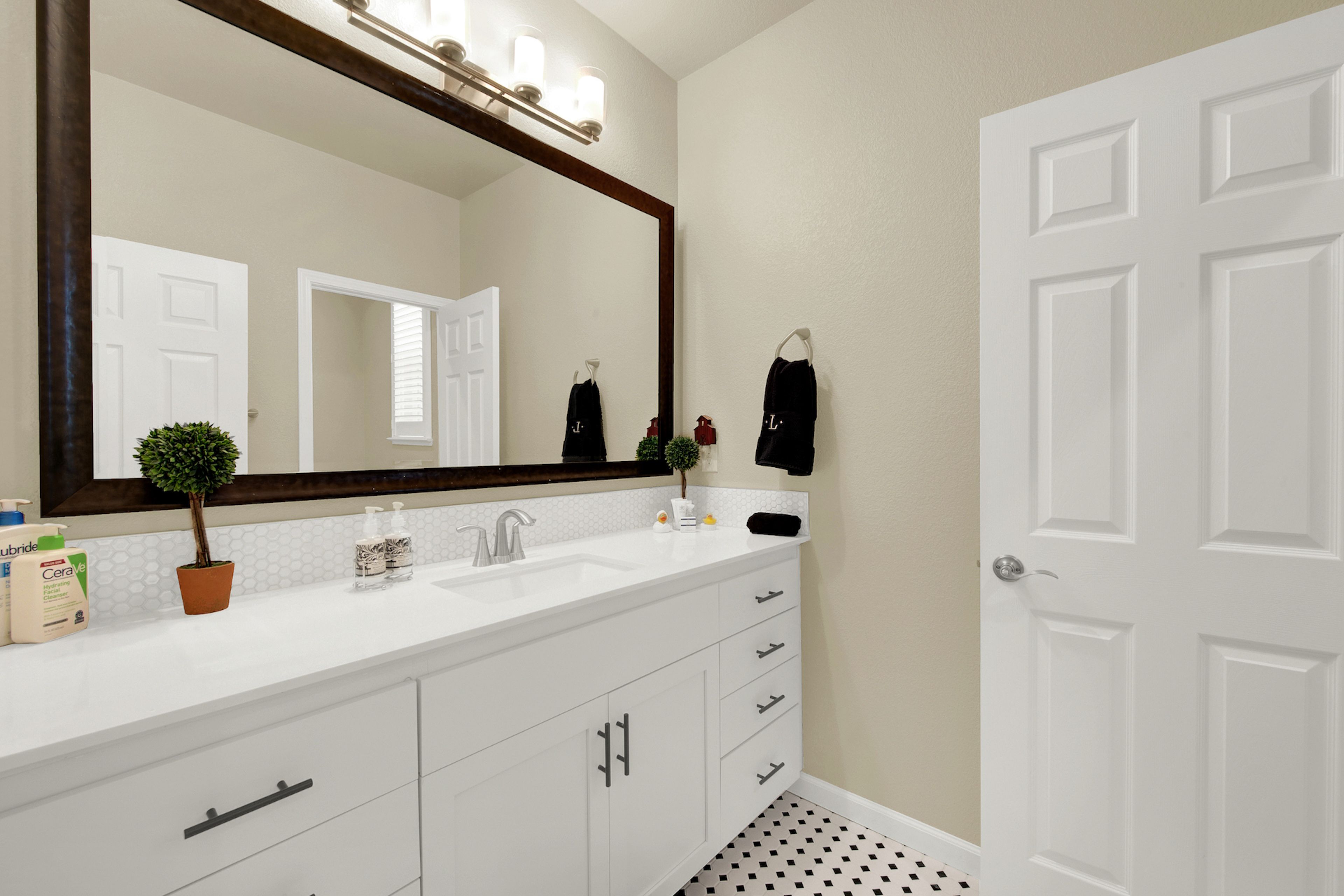 Full Bathroom