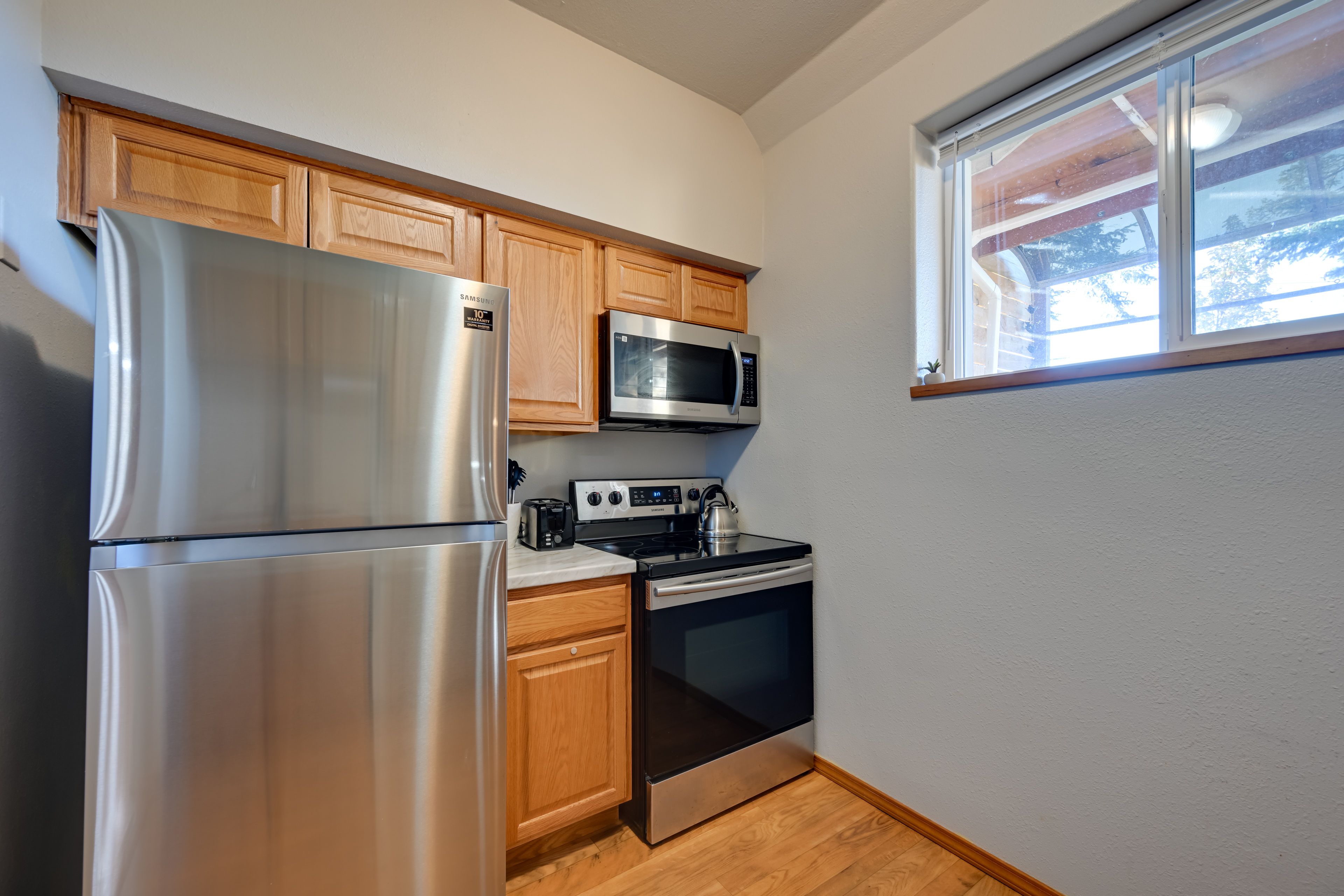 Kitchen | Dishwasher | Drip & Keurig Coffee Makers