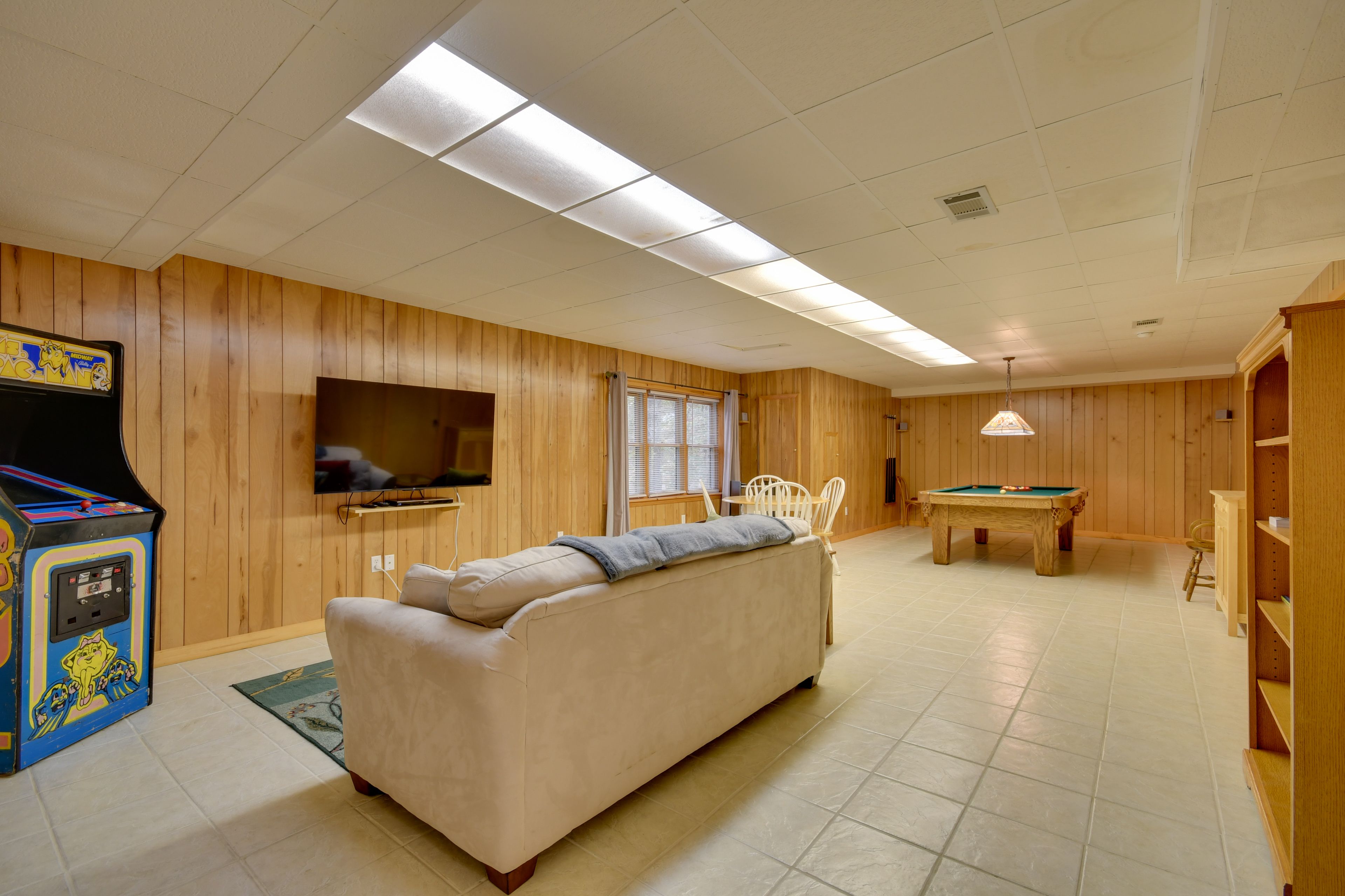 Game Room | Full Sleeper Sofa | Pool Table | Board Games | Lower Level