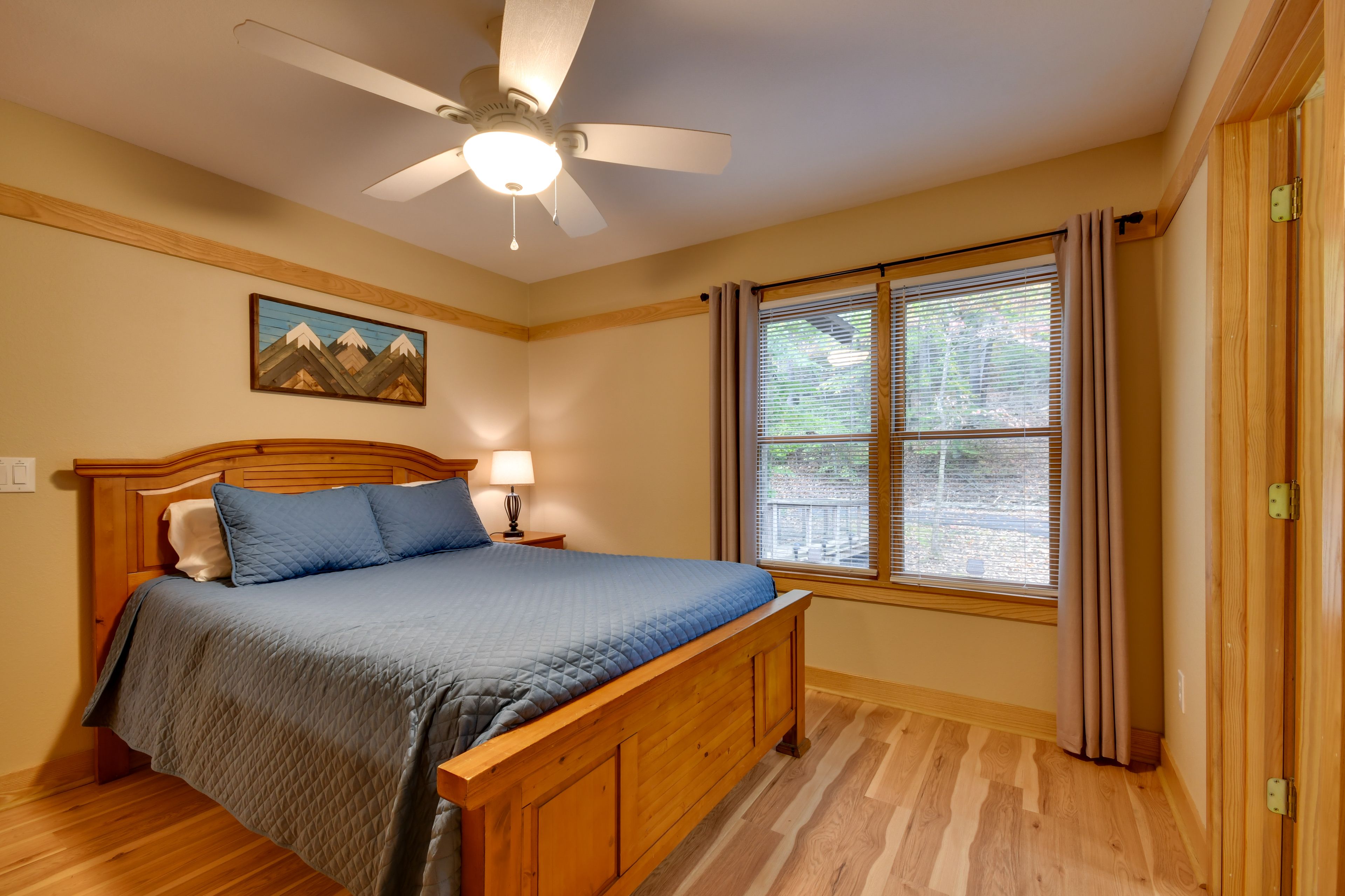Bedroom 2 | Queen Bed | Main Level