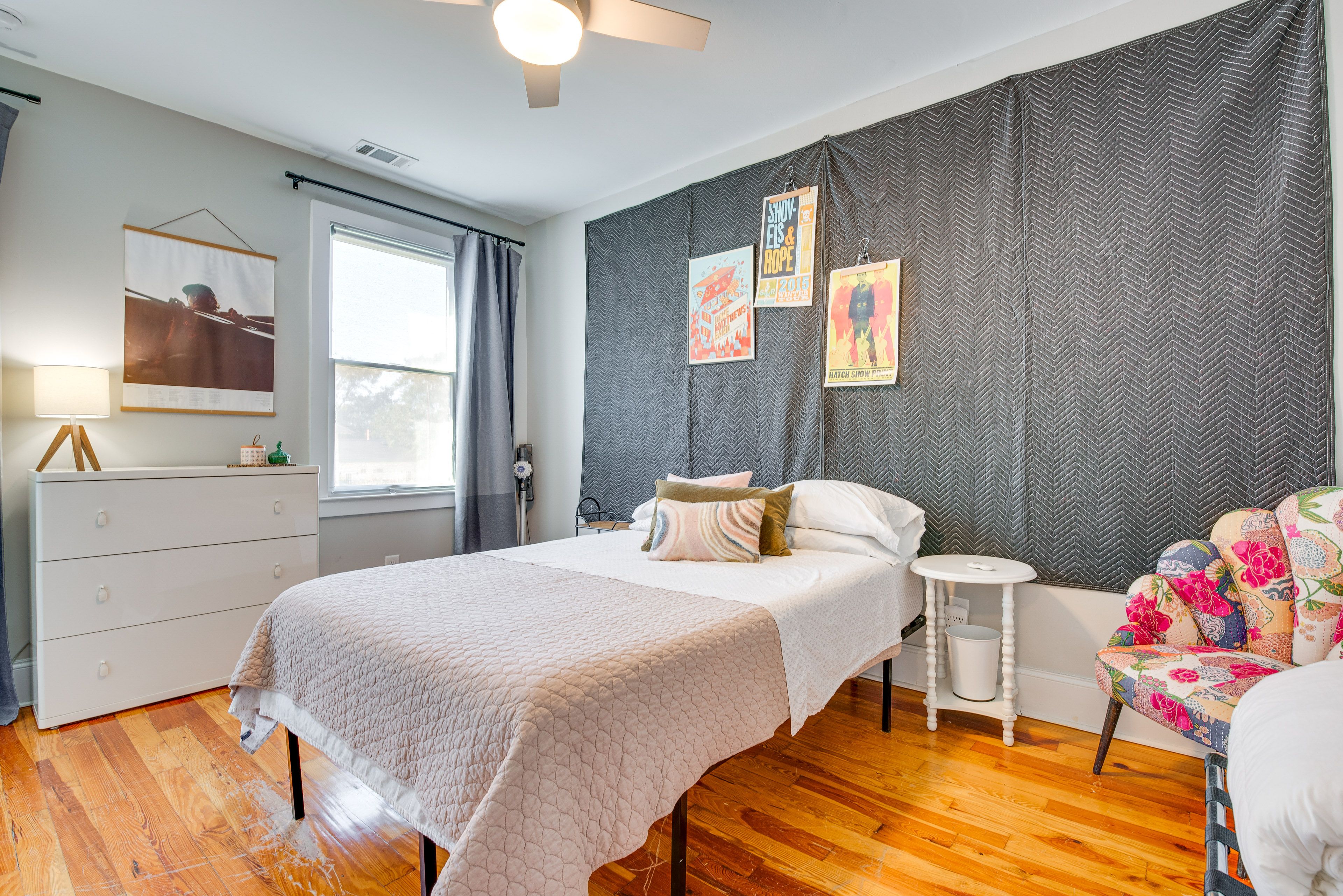 Bedroom | Queen Bed | Linens Provided