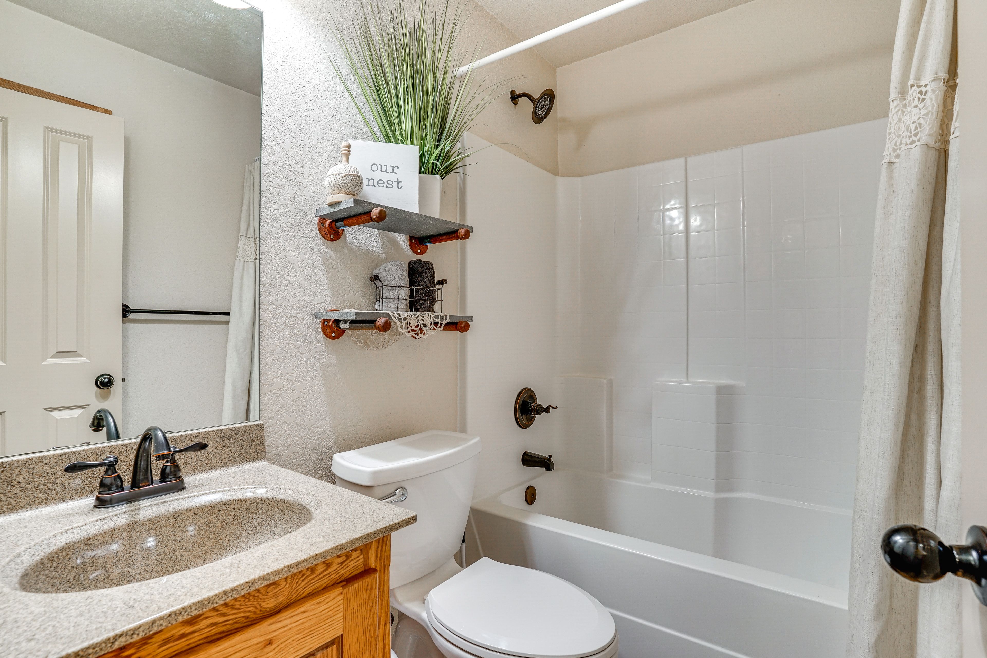 Full Bathroom
