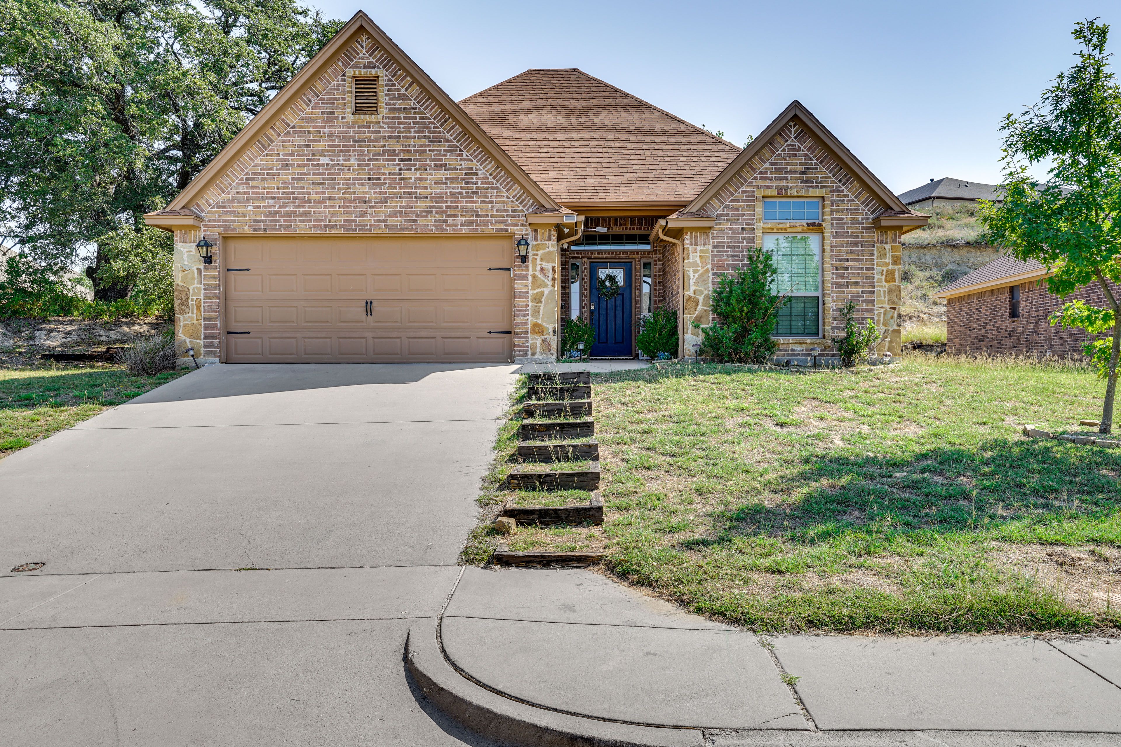 Parking | Driveway (1 Vehicle)