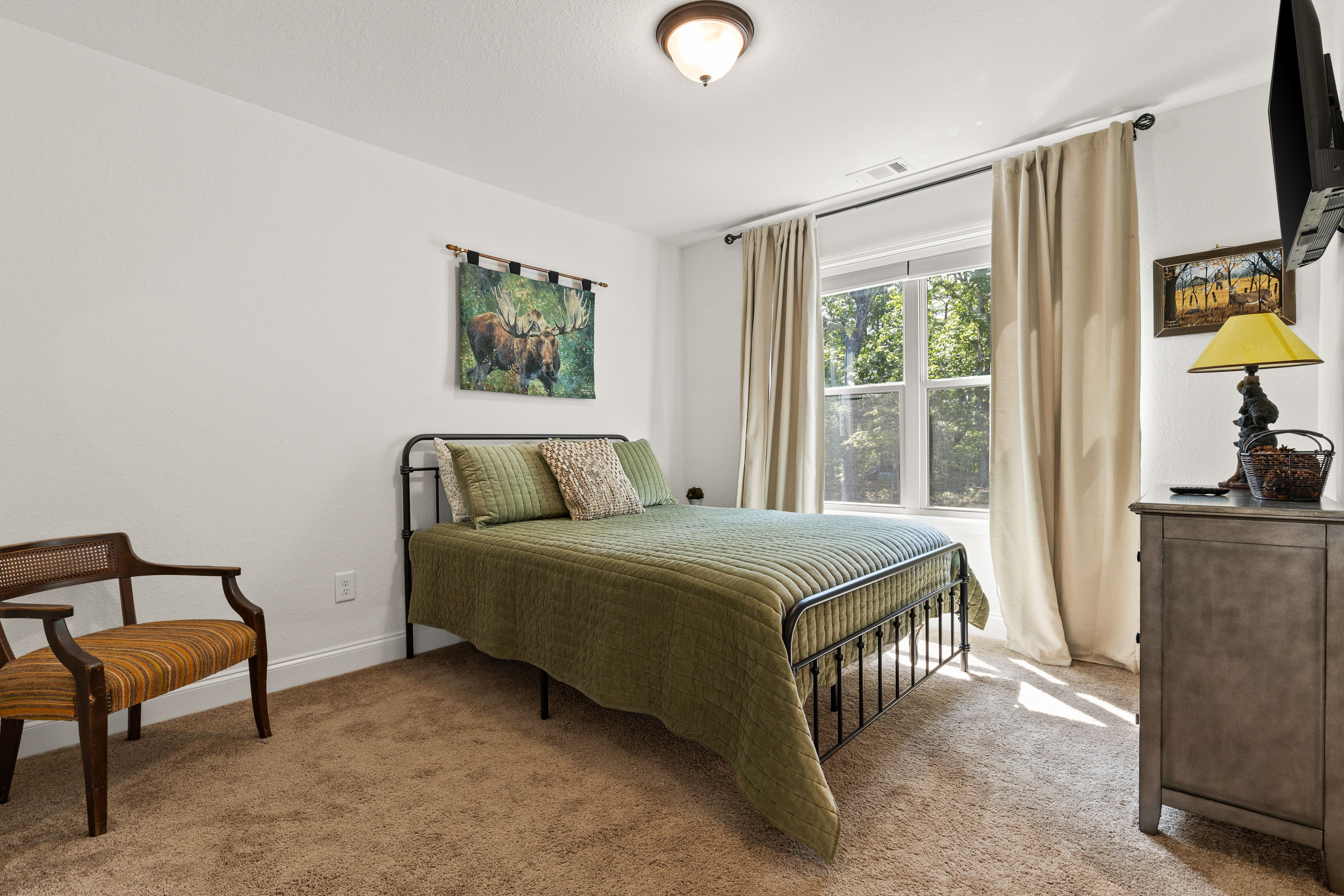 Bedroom 5 | Queen Bed | 3rd Floor