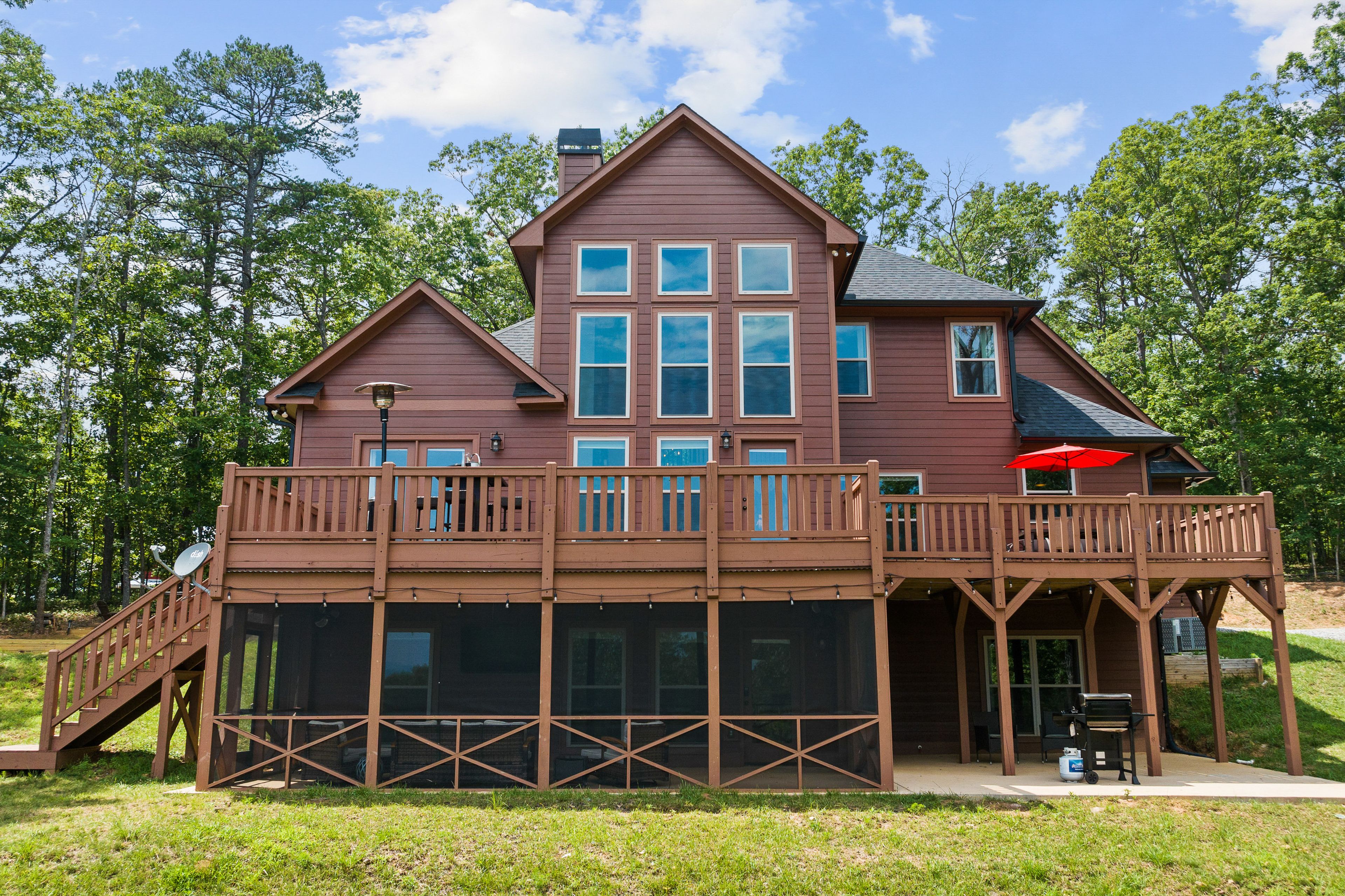 House Exterior | Screened Patio | Deck | Fire Pit | Mountain Views