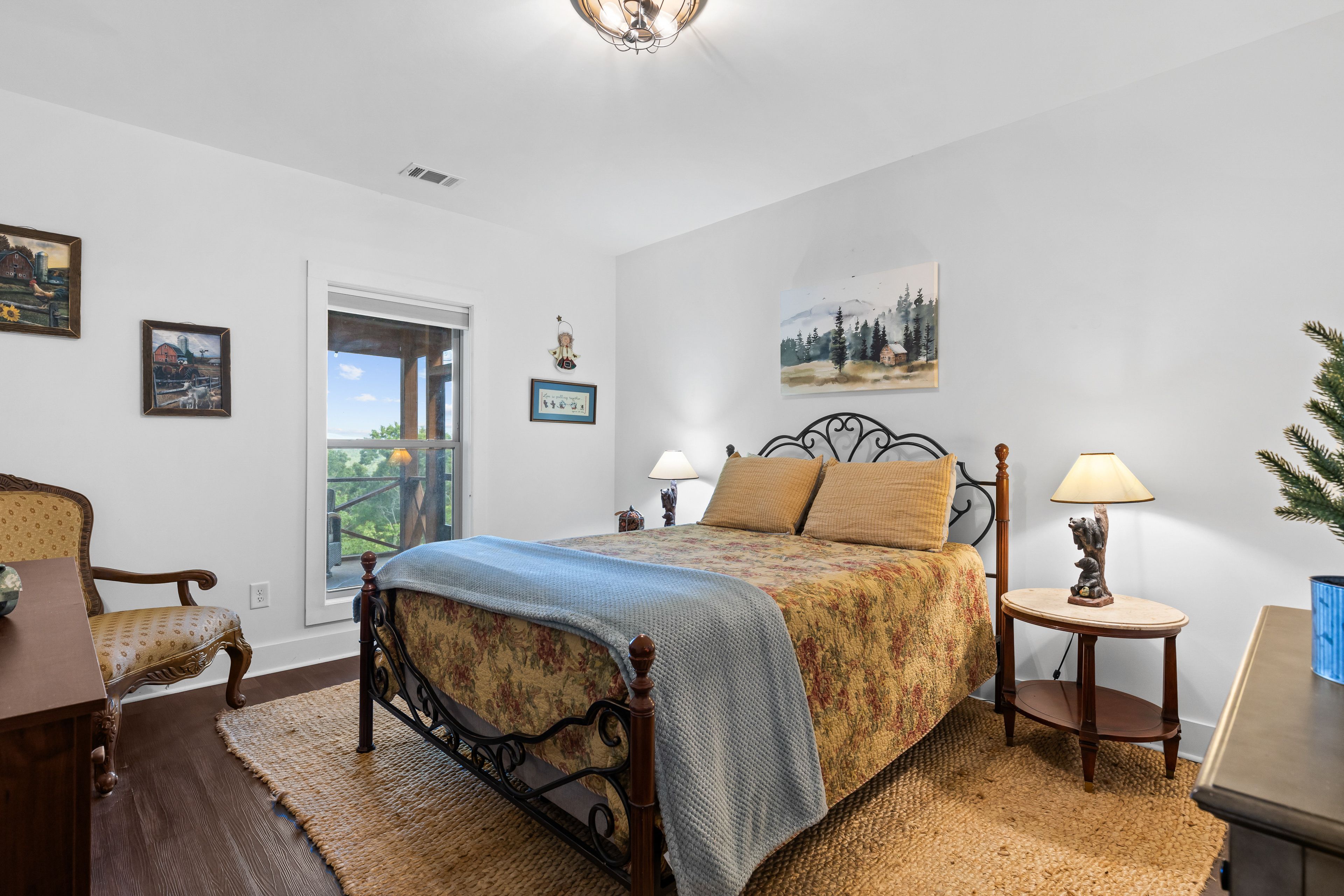Bedroom 3 | Queen Bed | 1st Floor